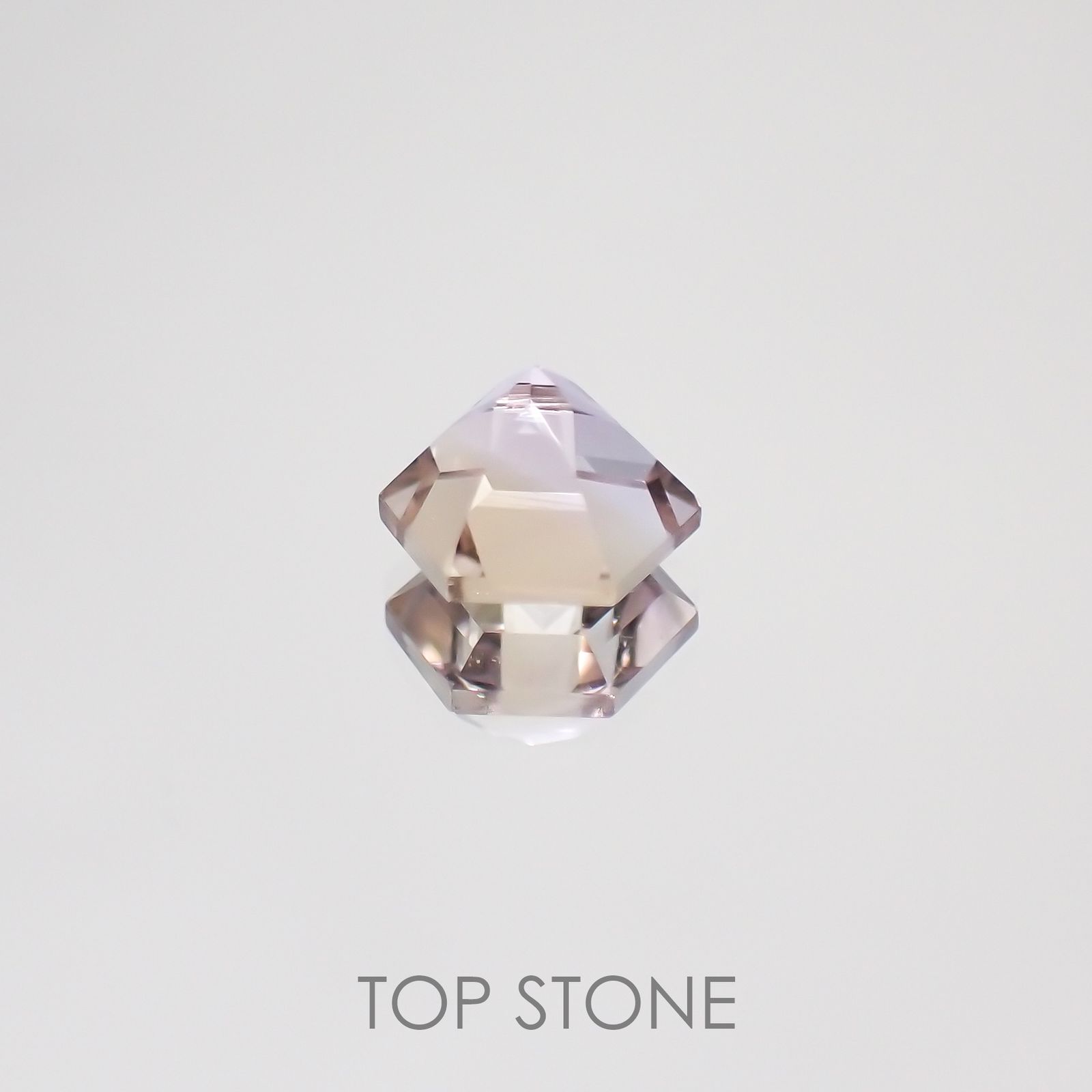 ◇ヘキサゴンカット◇アメトリンSA(宝石名バイカラー・クォーツ/別名アメトリン) ボリビア産 0.97ct 識別済[210611046]6.1×6.1mm前後