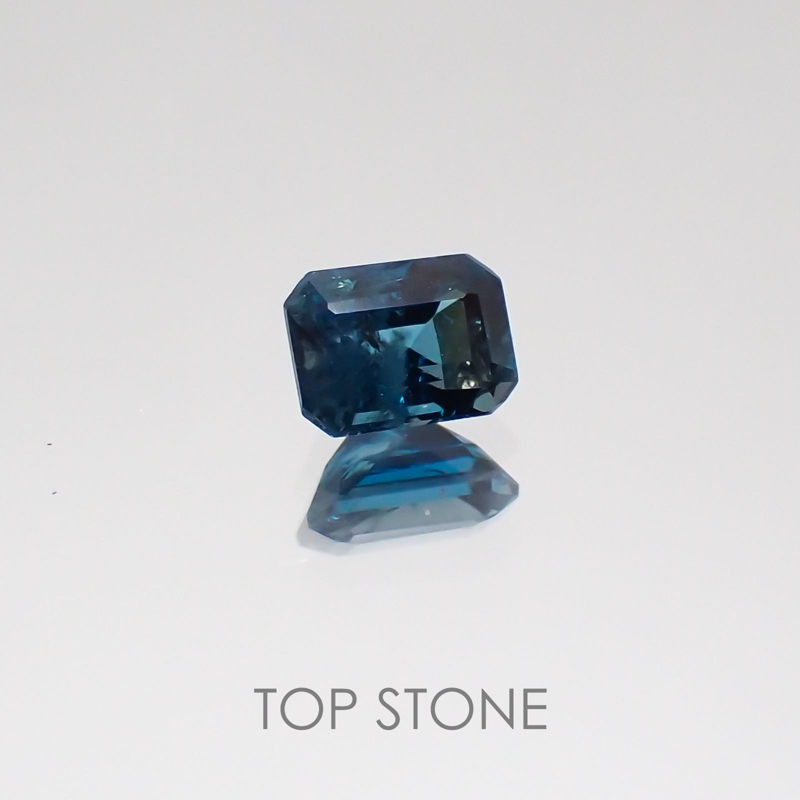 サファリン マダガスカル産 ルース 0.21ct[20128831]3.7×2.6mm前後