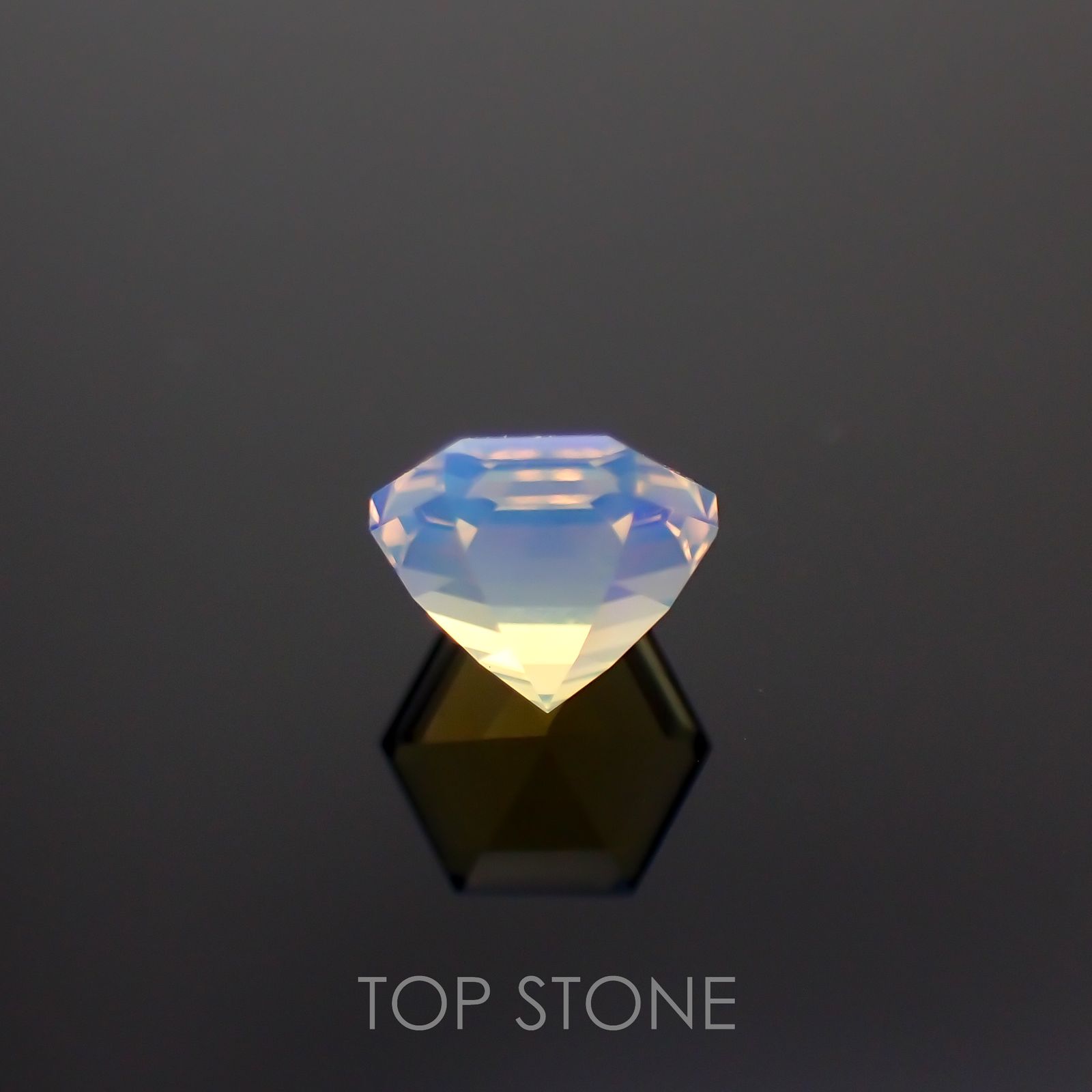 ◇ヘキサゴンカット◇エチオピアオパール エチオピア産 0.30ct[221018437]4.4x4.4mm前後