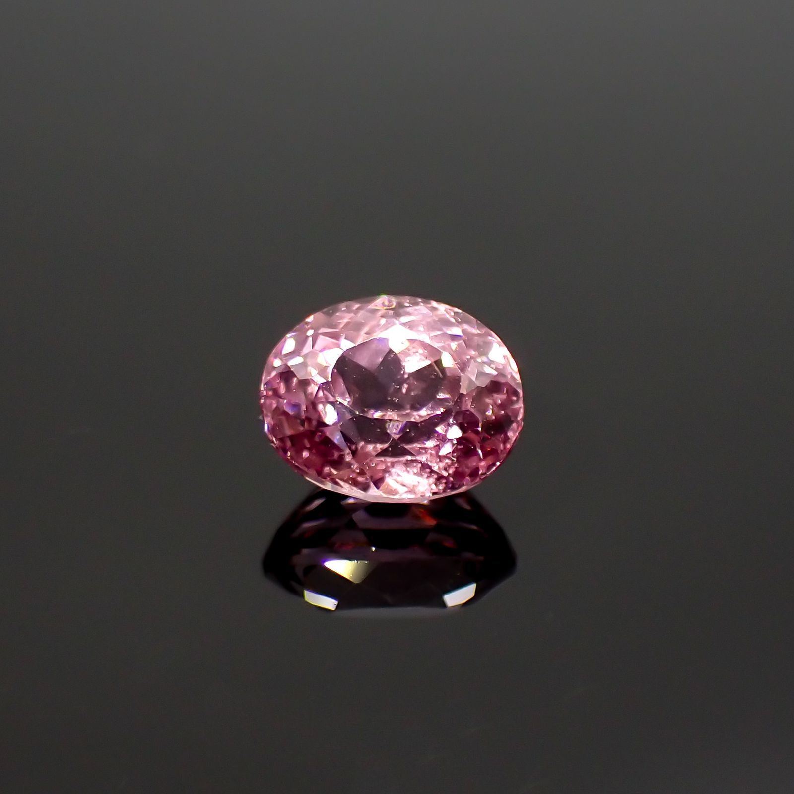 カラーシフトマラヤガーネット(宝石名ガーネット)タンザニア産 1.27ct 識別済[220115015]6.6x5.5mm前後
