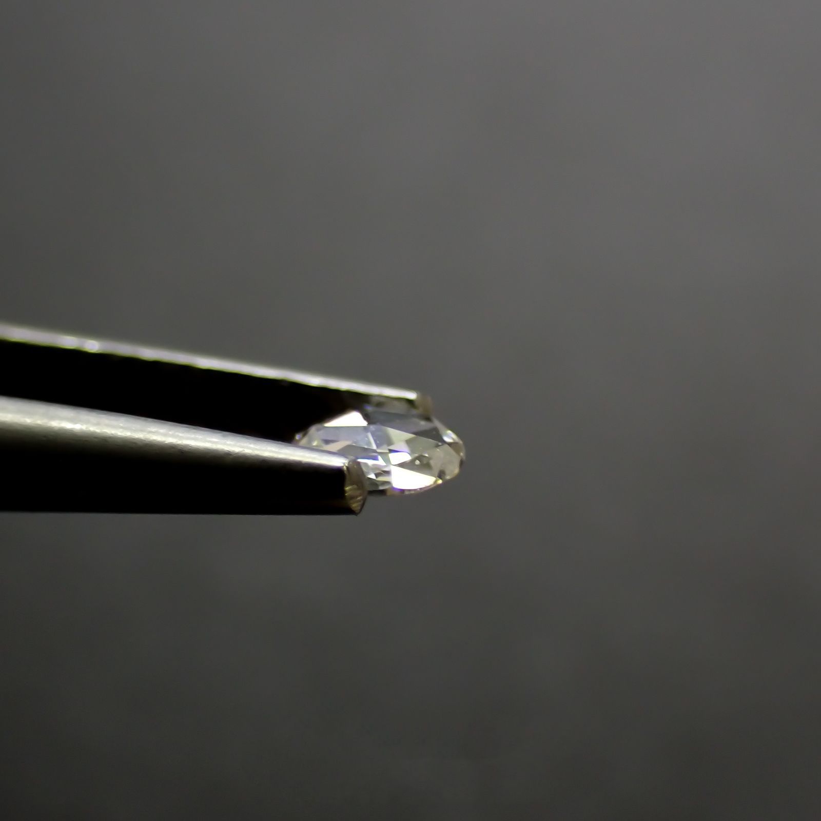 ◇ローズカット◇ダイヤモンド SI-VS / D-G(宝石名ダイアモンド) 0.064ct 識別済[210610904]2.9×2.9mm前後