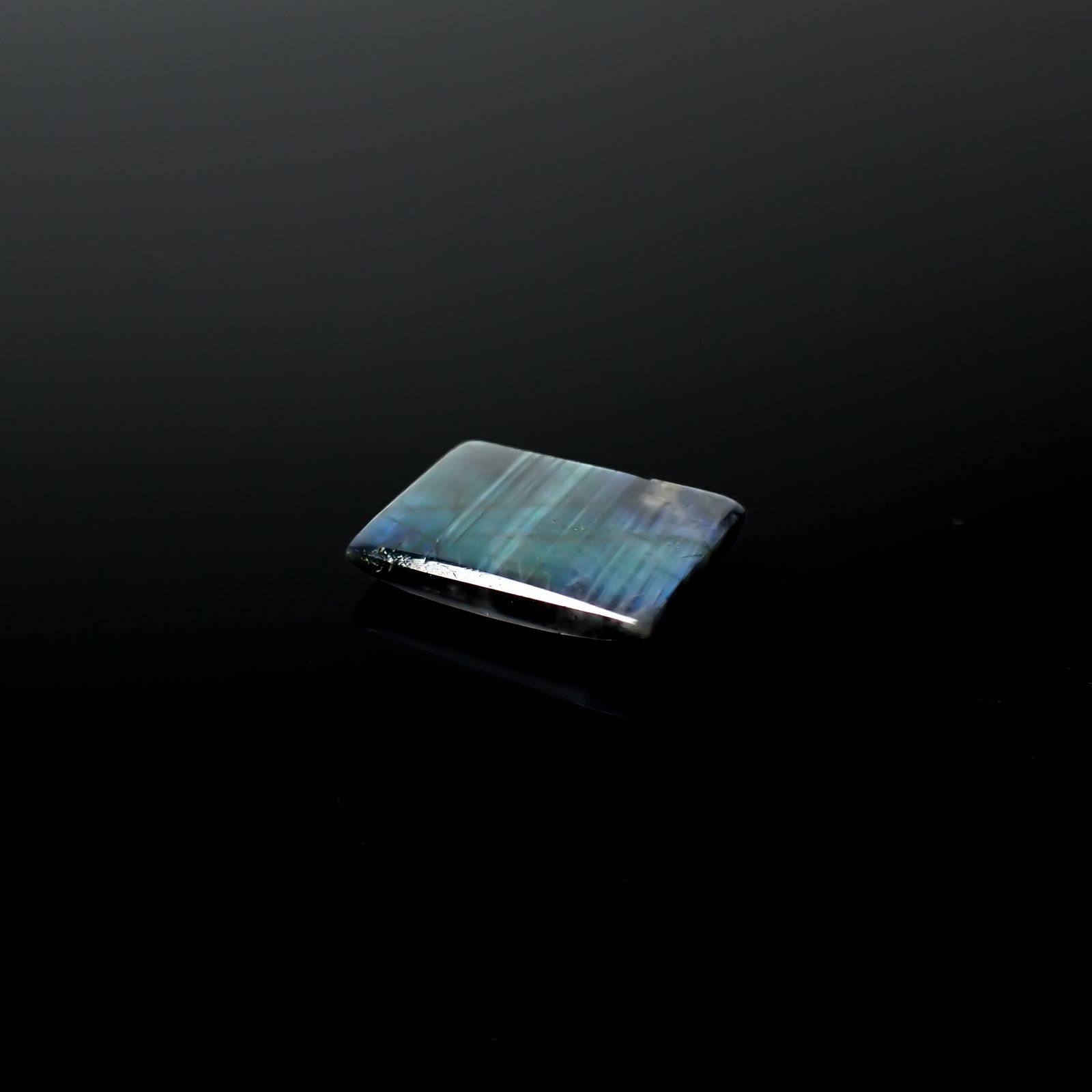 スペクトロライト フィンランド・ユレマ産 6.66ct[240125475]16.1x12.5mm前後
