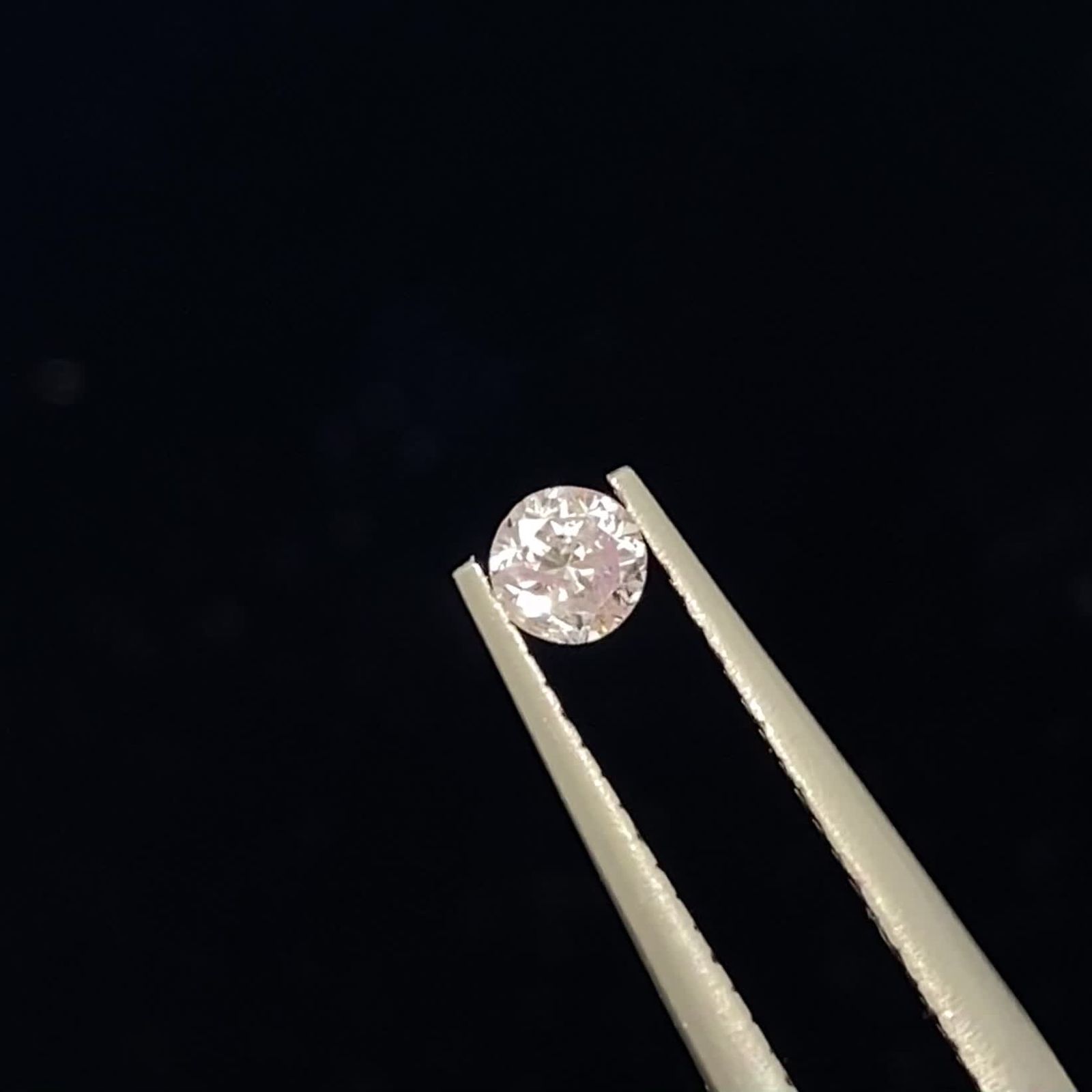 ピンクダイヤモンド(宝石名ダイアモンド I-1/VERY LIGHT PURPLISH PINK) 0.149ct  ソ付(CGL)[230120132]3.19x3.26mm前後 | TOP STONE(トップストーン)