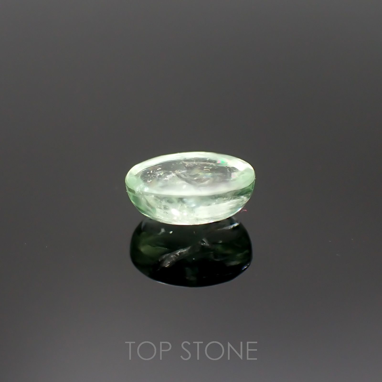 ミントガーネット(宝石名グロッシュラー・ガーネット)タンザニア産 1.16ct 識別済[220917752]6.8x5mm前後