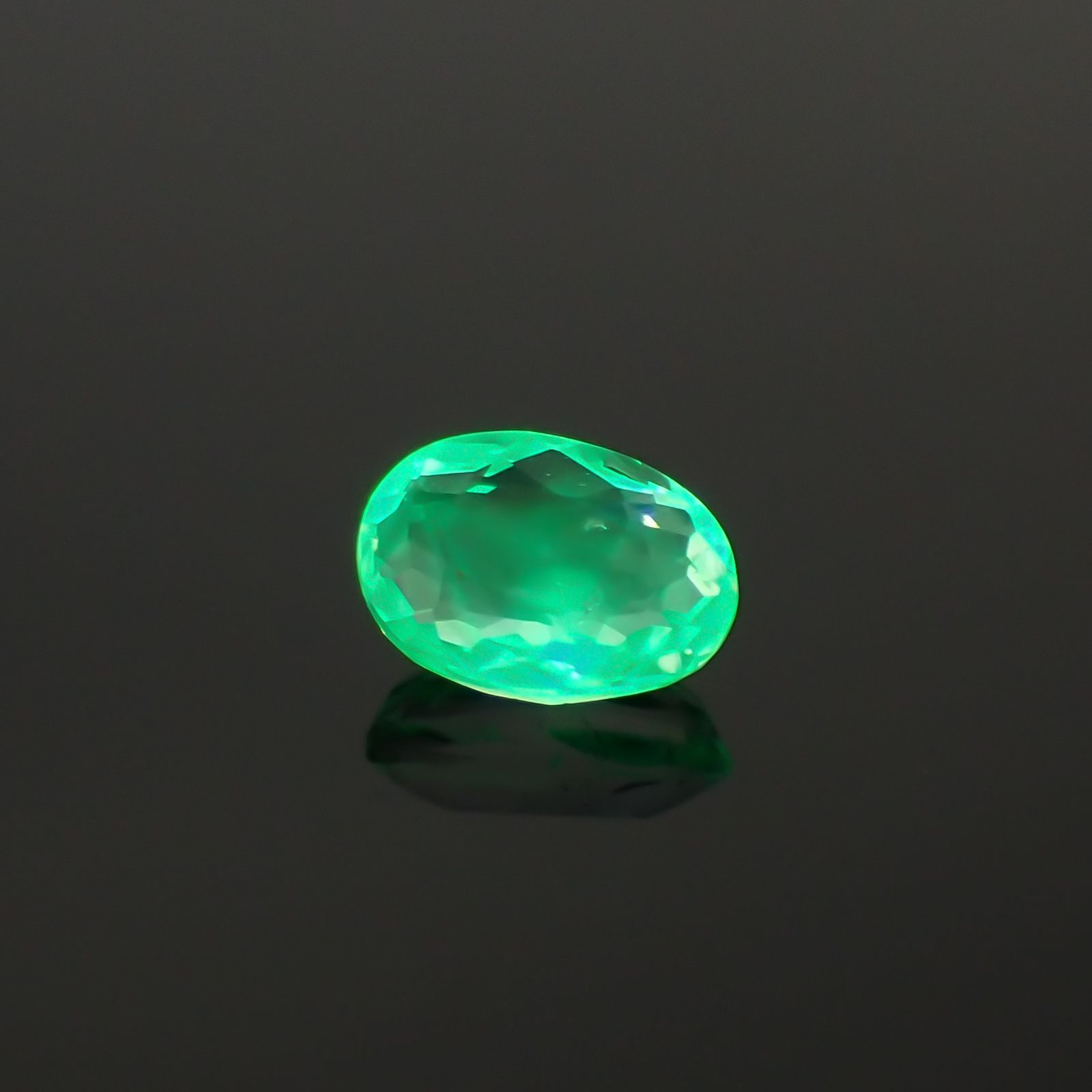 ハイアライトオパール(宝石名オパール) メキシコ産 0.183ct ソ付(彩珠)[210712053]4.6×3.2mm前後