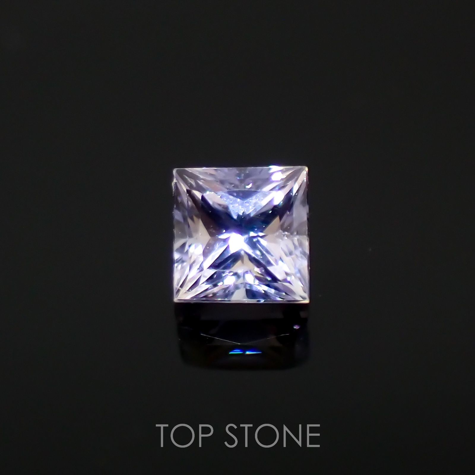 ◇プリンセスカット◇アイスラベンダーサファイア(宝石名サファイア)東アフリカ産 0.22ct 識別済[220817372]3x3mm前後