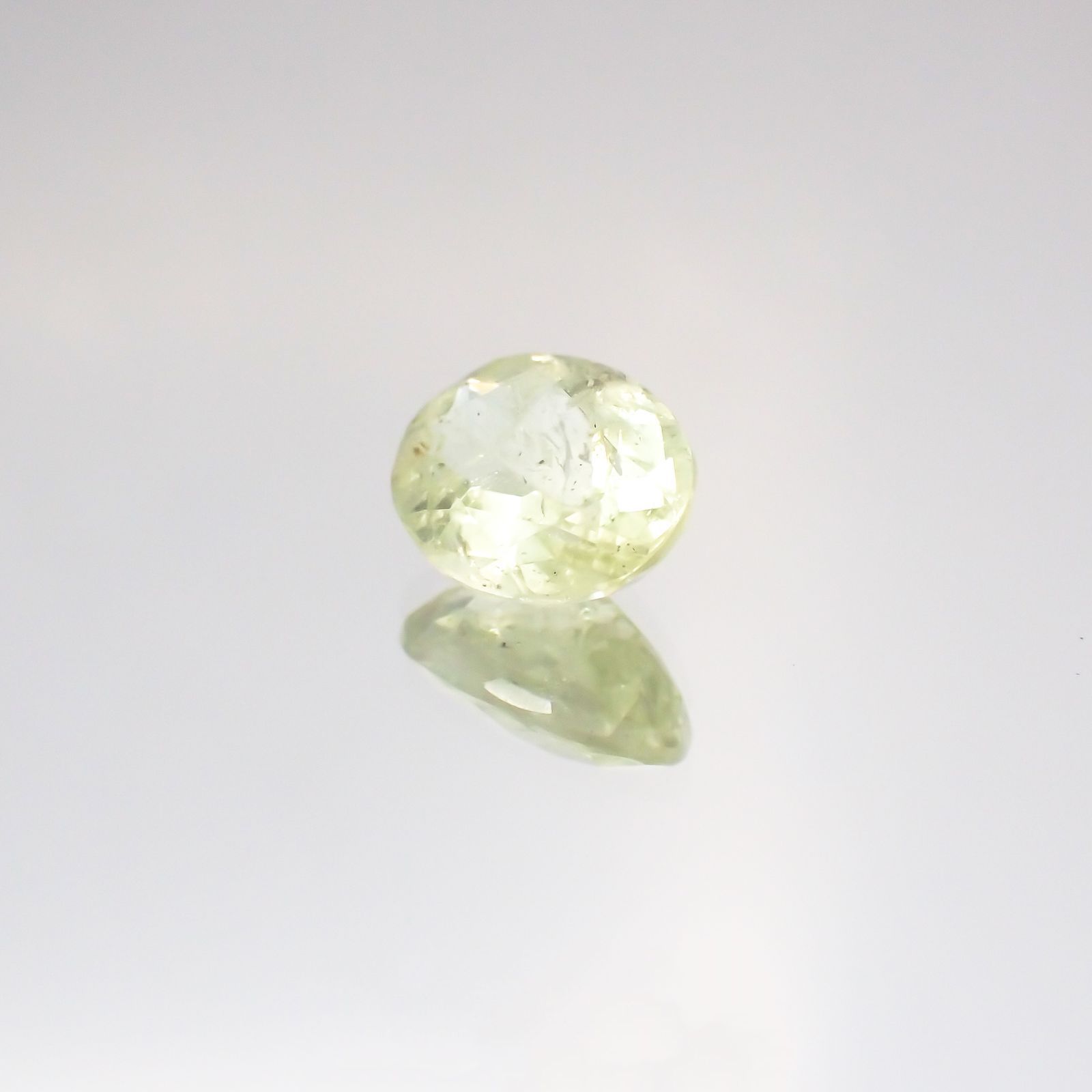 ブラジリアナイト(宝石名ブラジリアナイト) ブラジル産 1.22ct 識別済[210510745]8×6.2mm前後