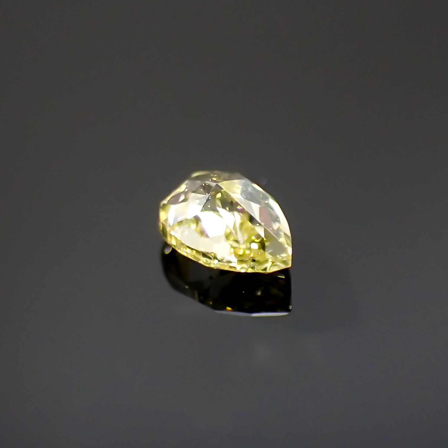 イエローダイヤモンド SI-VS(宝石名ダイアモンド) 0.12ct 識別済[220616398]3.4x2.4mm前後