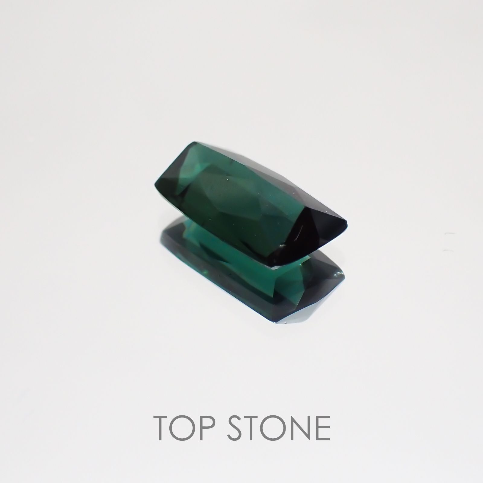 グリーントルマリン ブラジル産 ルース 1.48ct[20021966]9.6×5.5mm前後