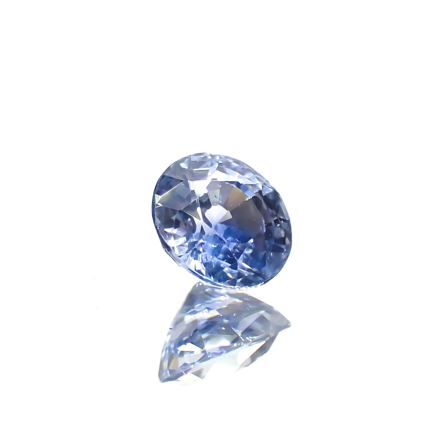 アイスブルーサファイア(宝石名サファイア)スリランカ/マダガスカル産 0.31ct 識別済[230722698]3.9x3.7mm前後