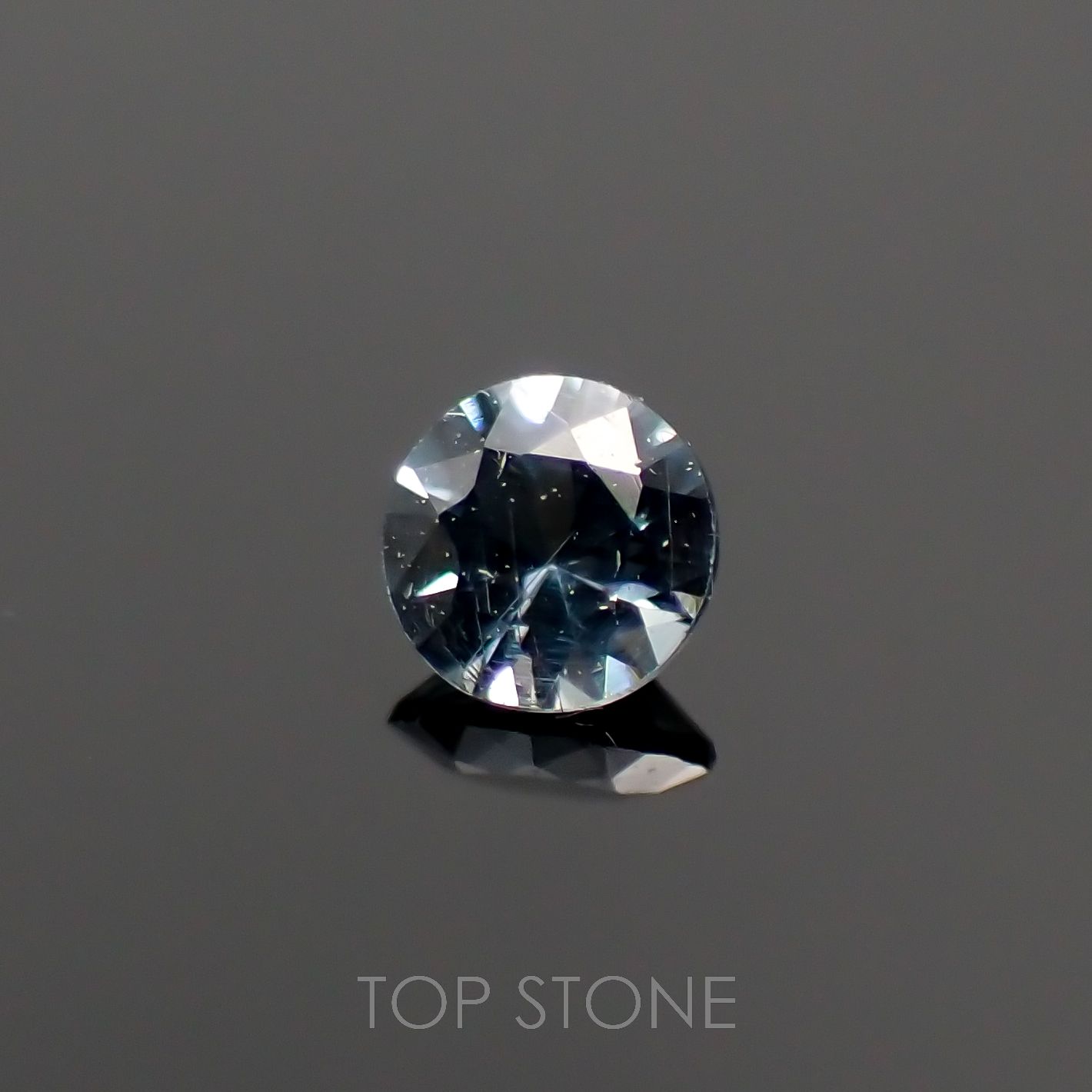 カラーチェンジガーネット アレキタイプ(宝石名ガーネット)マダガスカル・ベキリー産 0.074ct 識別済[221219414]2.6x2.6mm前後