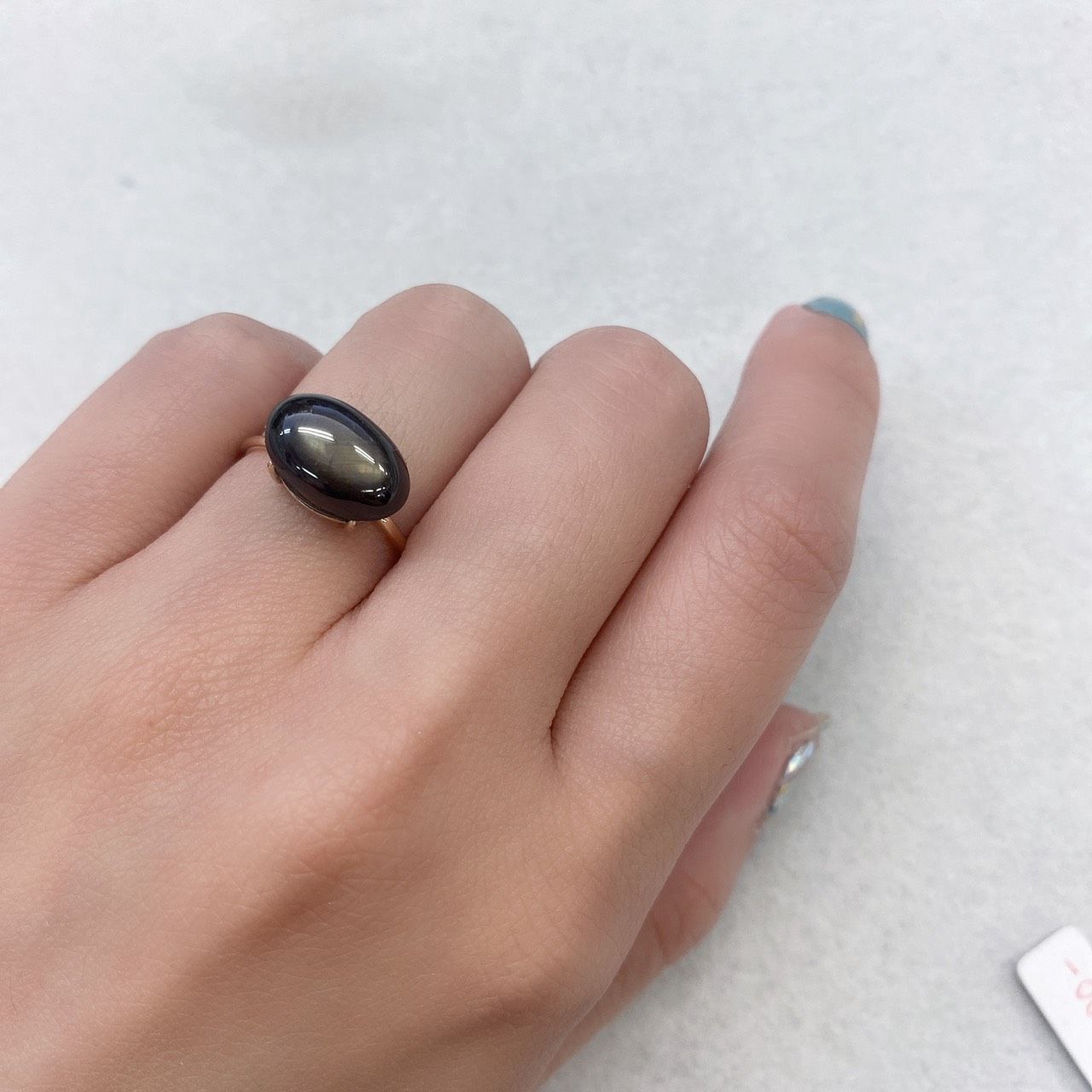ブラックスターサファイア タイ産 ルース 7.6ct[210812911]12.7×8mm前後