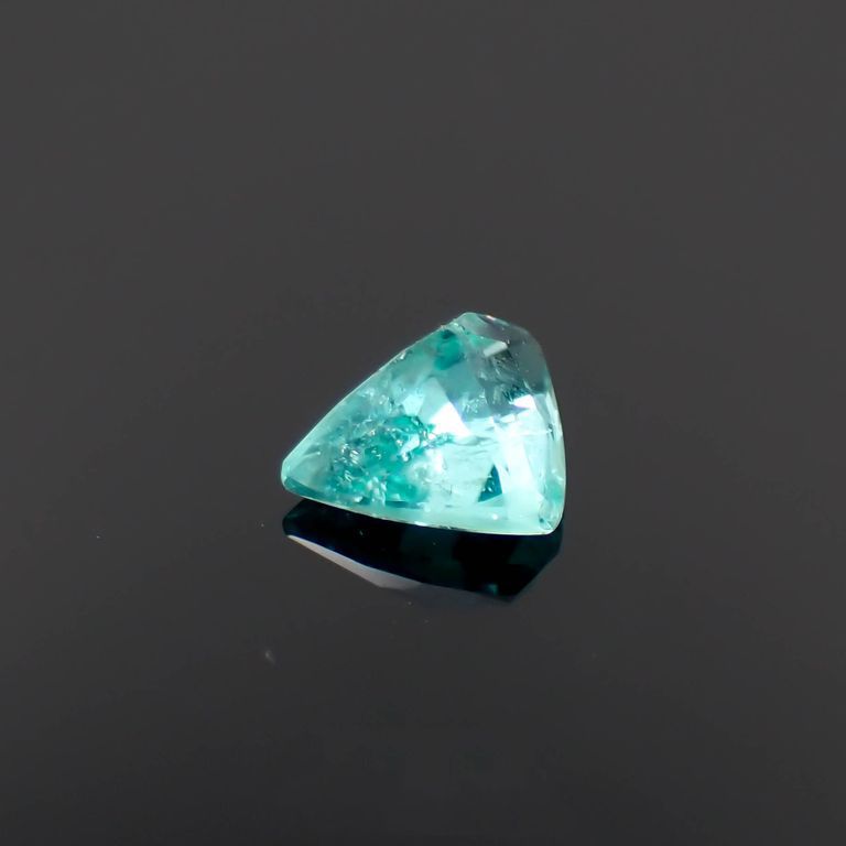 パライバトルマリン(宝石名トルマリン/別名パライバ・トルマリン)ブラジル・パライバ州バターリャ鉱山産 0.28ct 識別済[221018806]3.8x4.9mm前後
