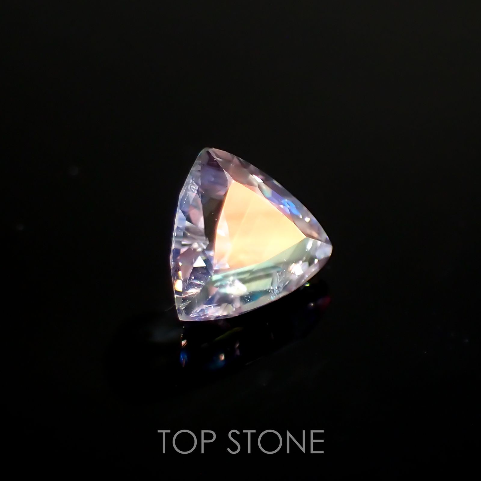 レインボームーンストーン(宝石名ラブラドライト)マダガスカル産 0.47ct 識別済[211113758]5.2x5.7mm前後