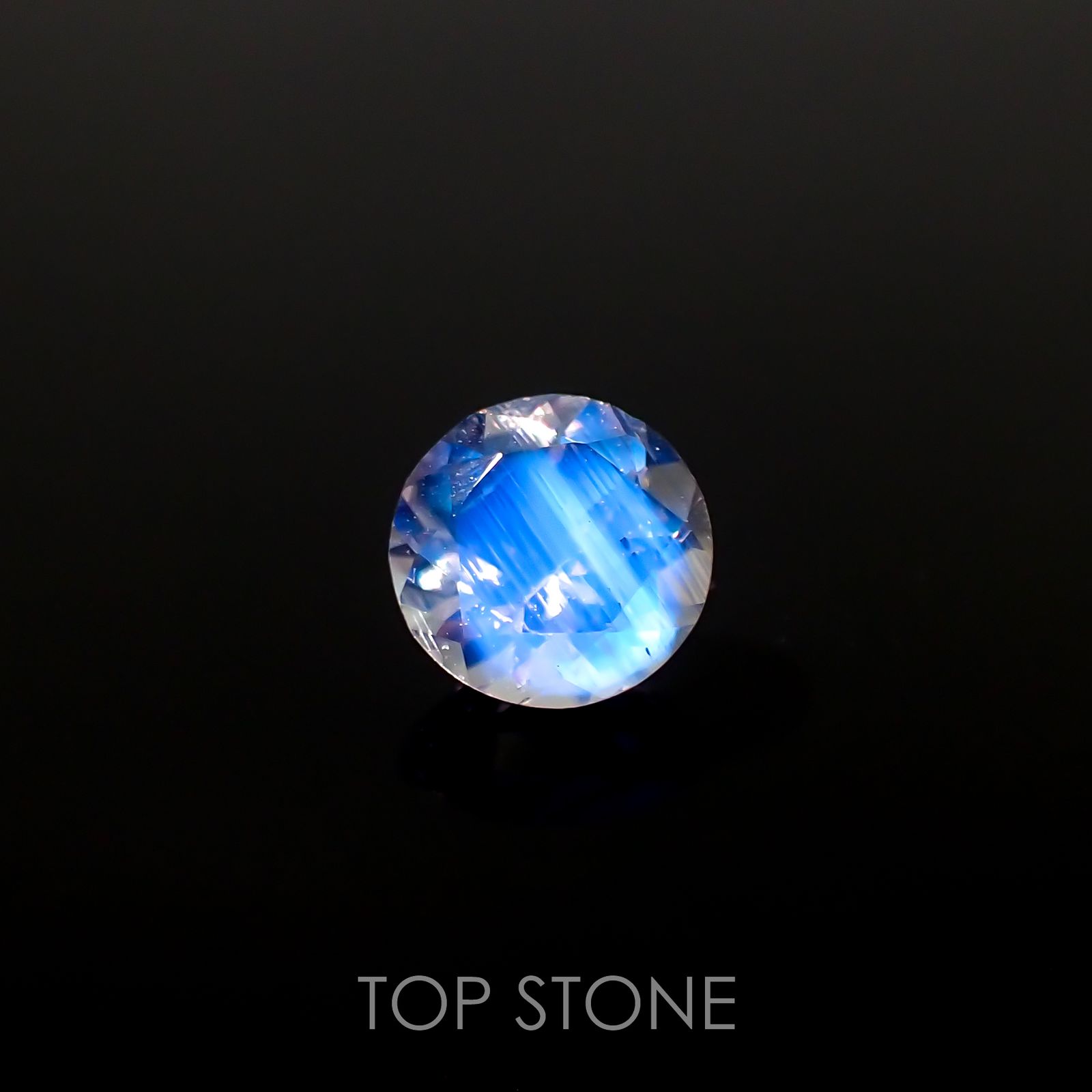 レインボームーンストーン(宝石名ラブラドライト)タンザニア産 0.75ct 識別済[220516038]6.2x6.1mm前後