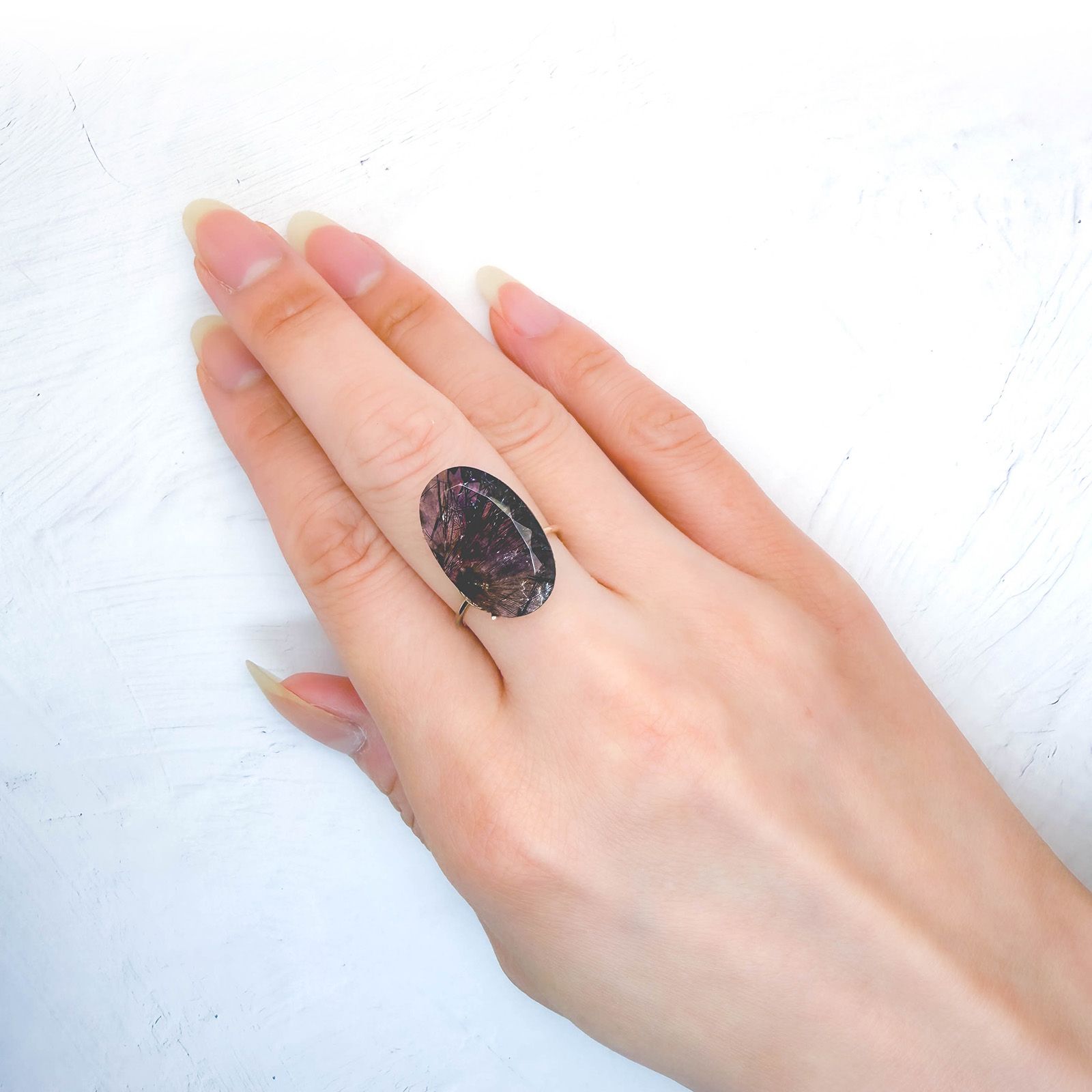 アメジストエレスチャル ブラジル産 7.99ct / 20x12.6mm前後 [260933028]