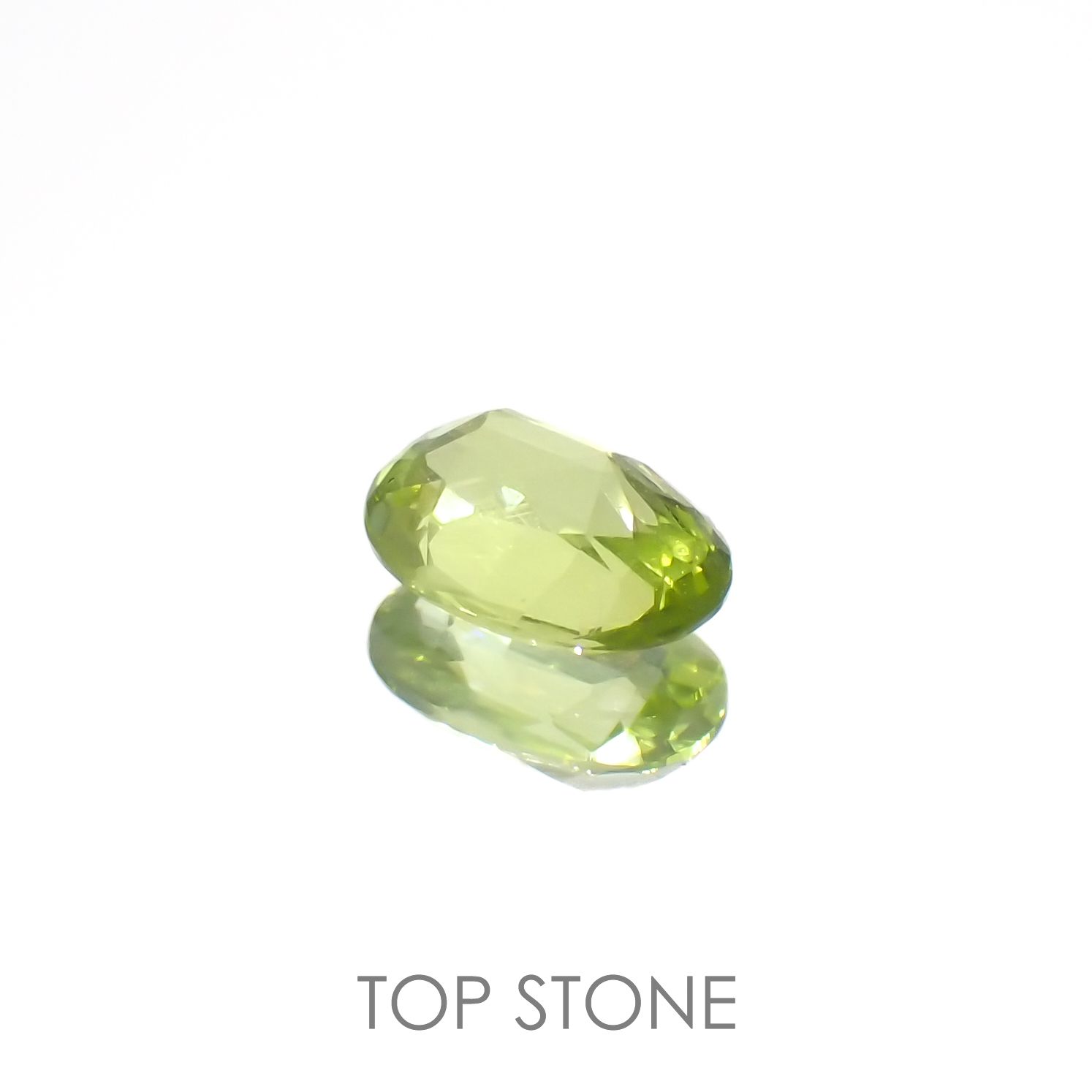 グリーンエンスタタイト(宝石名グリーン・エンスタタイト)カメルーン産 0.54ct 識別済[220917600]6.2x4.3mm前後