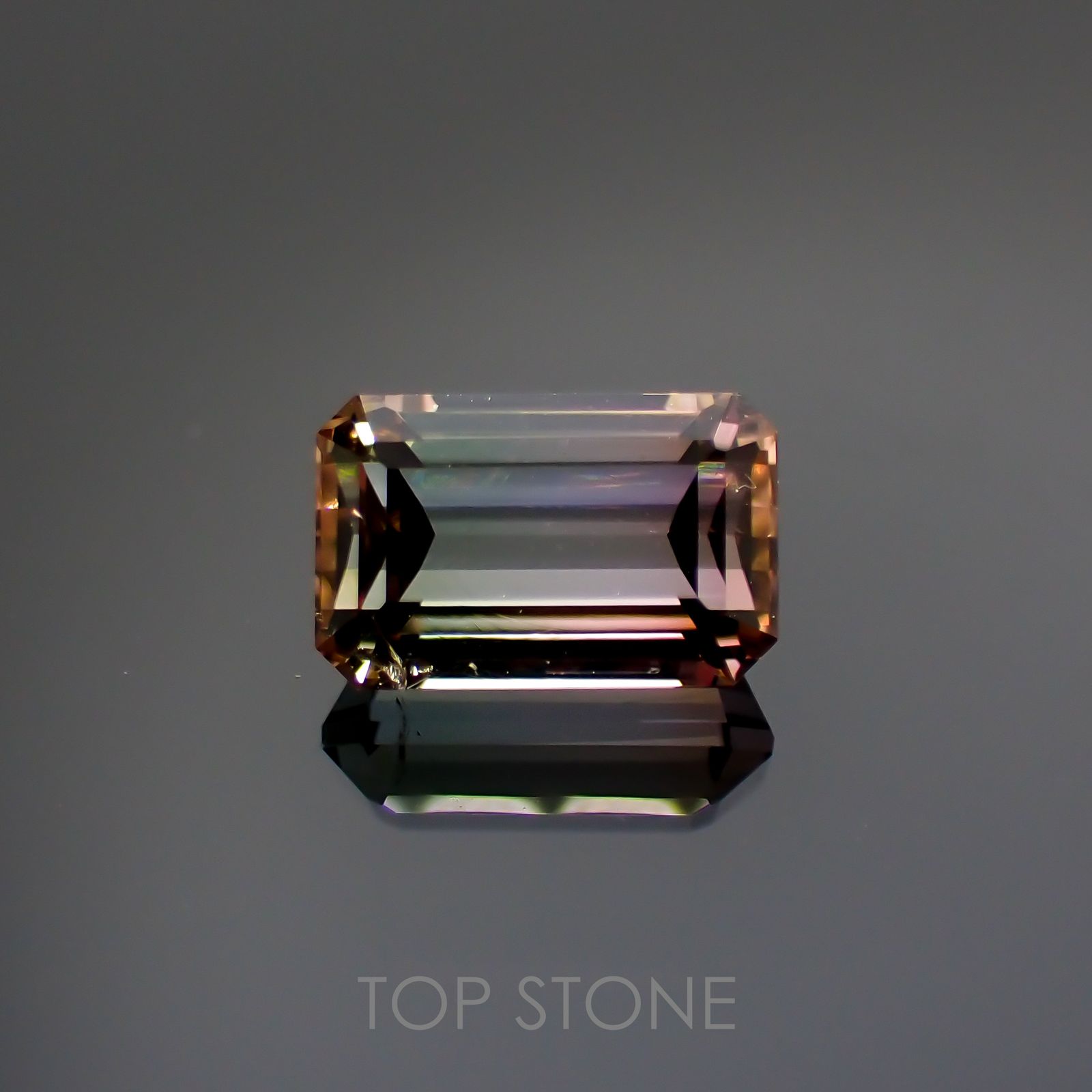 パーティカラートルマリン(宝石名パーティカラード・トルマリン) ブラジル産 1.494ct ソ付(彩珠)[20095661]7.8×5mm前後