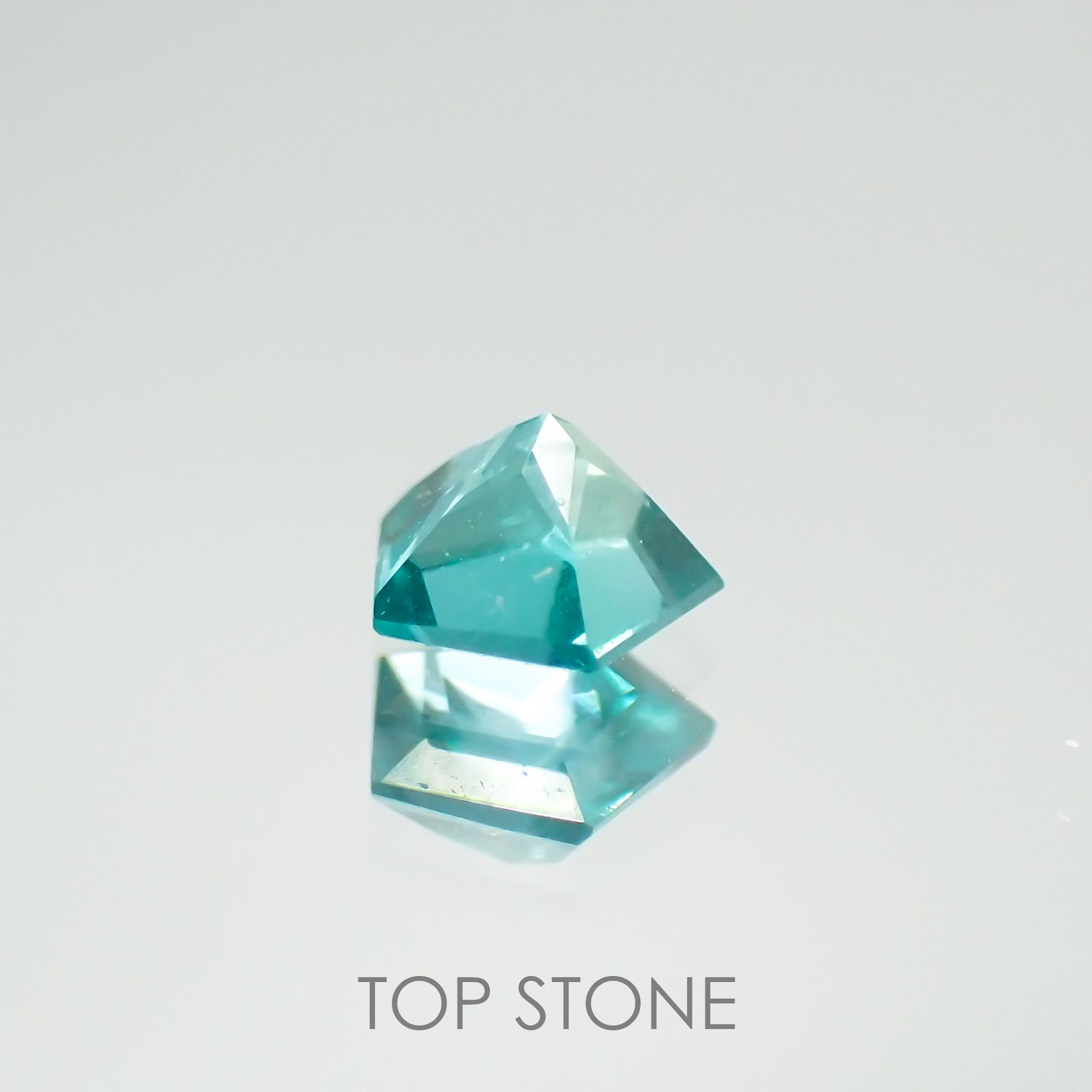 ◇ペンタゴンカット◇エメラルド ザンビア産 ルース 0.079ct[210611002]3×3.1mm前後