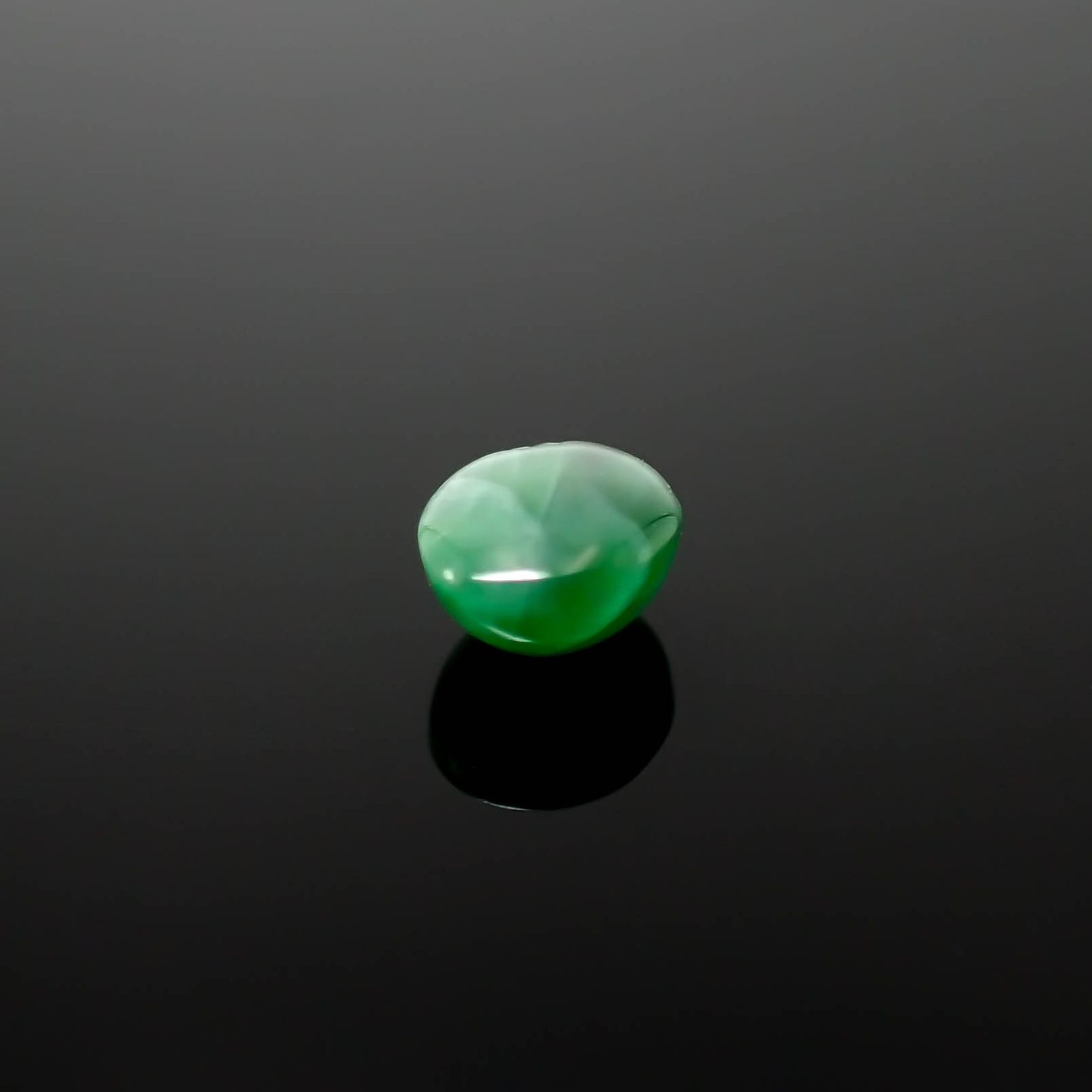 翡翠 ビルマ産 0.65ct[240326946]5.1x4.3mm前後
