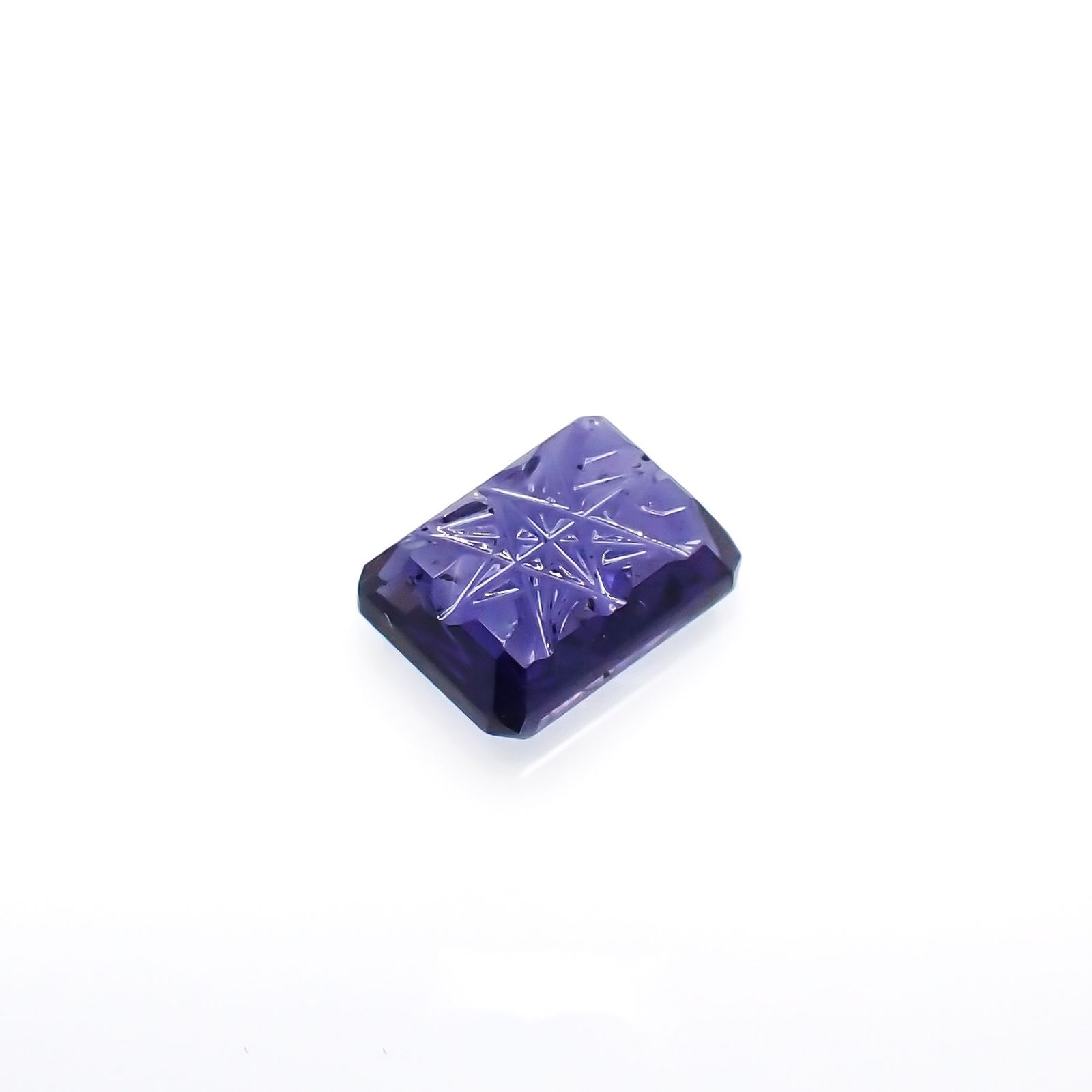 ◇甲州貴石切子Plus Three◇アイオライトサンストーン カード付き インド/ブラジル産 1.38ct[220114606]8.1x6.2mm前後