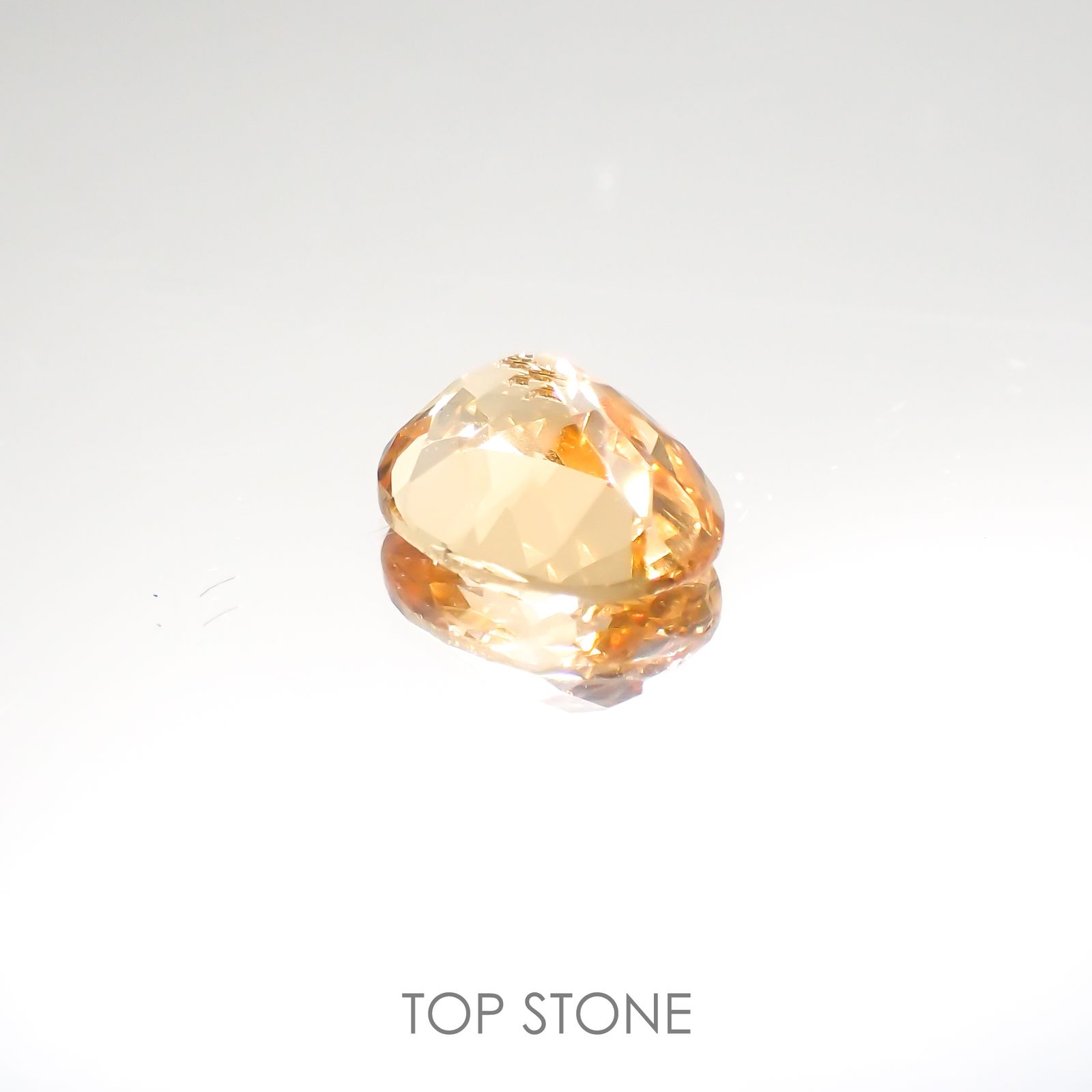 インペリアルガーネット(宝石名ヘソナイト・ガーネット)スリランカ産 1.5ct 識別済[220113904]8.1x6.2mm前後