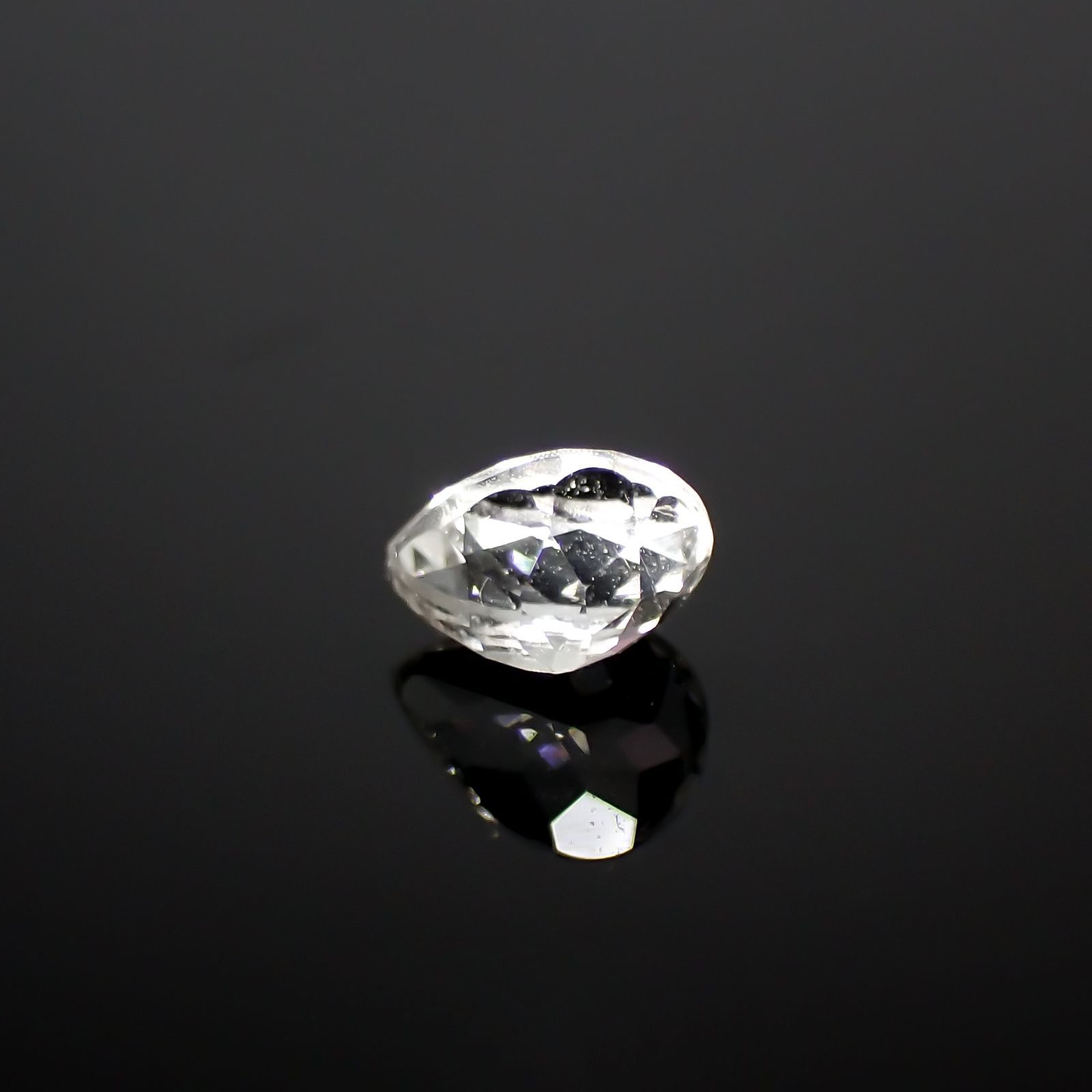 リューコガーネット(宝石名ホワイト グロッシュラー・ガーネット)ビルマ産 0.42ct 識別済[220616323]5x3.7mm前後