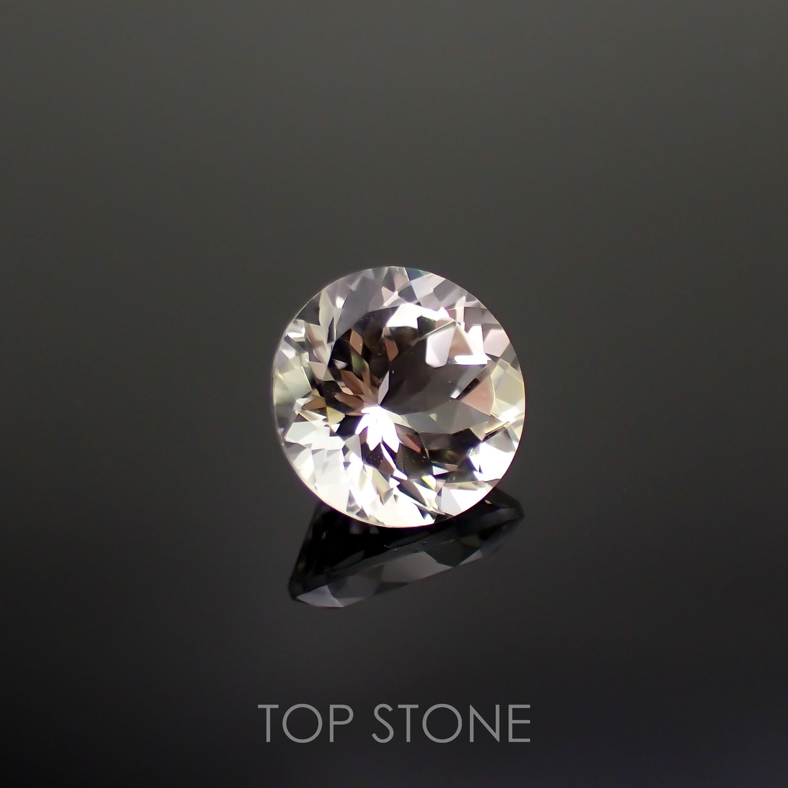 ダンビュライト(宝石名ホワイト・ダンブライト)メキシコ産 3.72ct 識別済[221018895]10x10mm前後