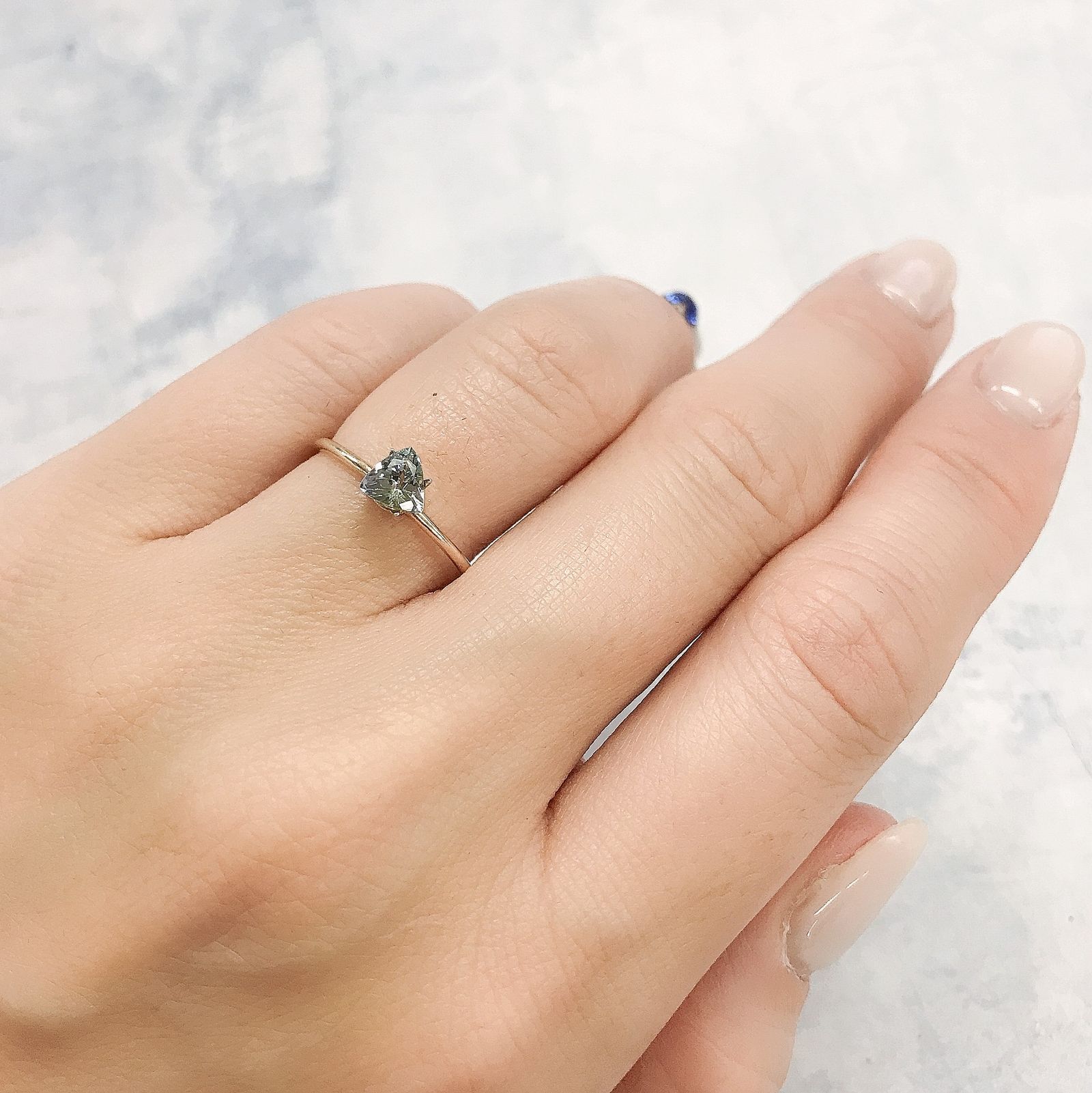 バイカラータンザナイト(宝石名ゾイサイト)タンザニア産 0.44ct 識別済[220515896]5x5.1mm前後