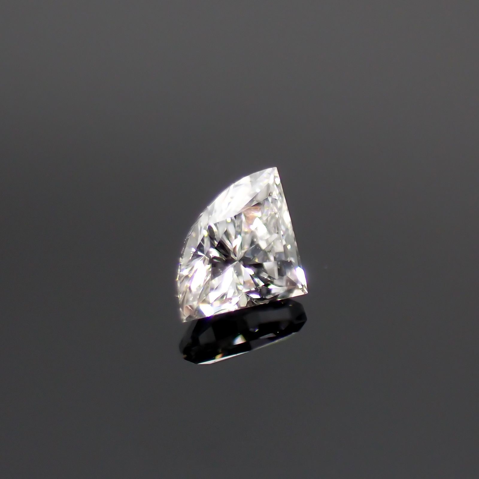 ◇ファンカット◇ダイヤモンド(宝石名ダイアモンド) 0.074ct 識別済