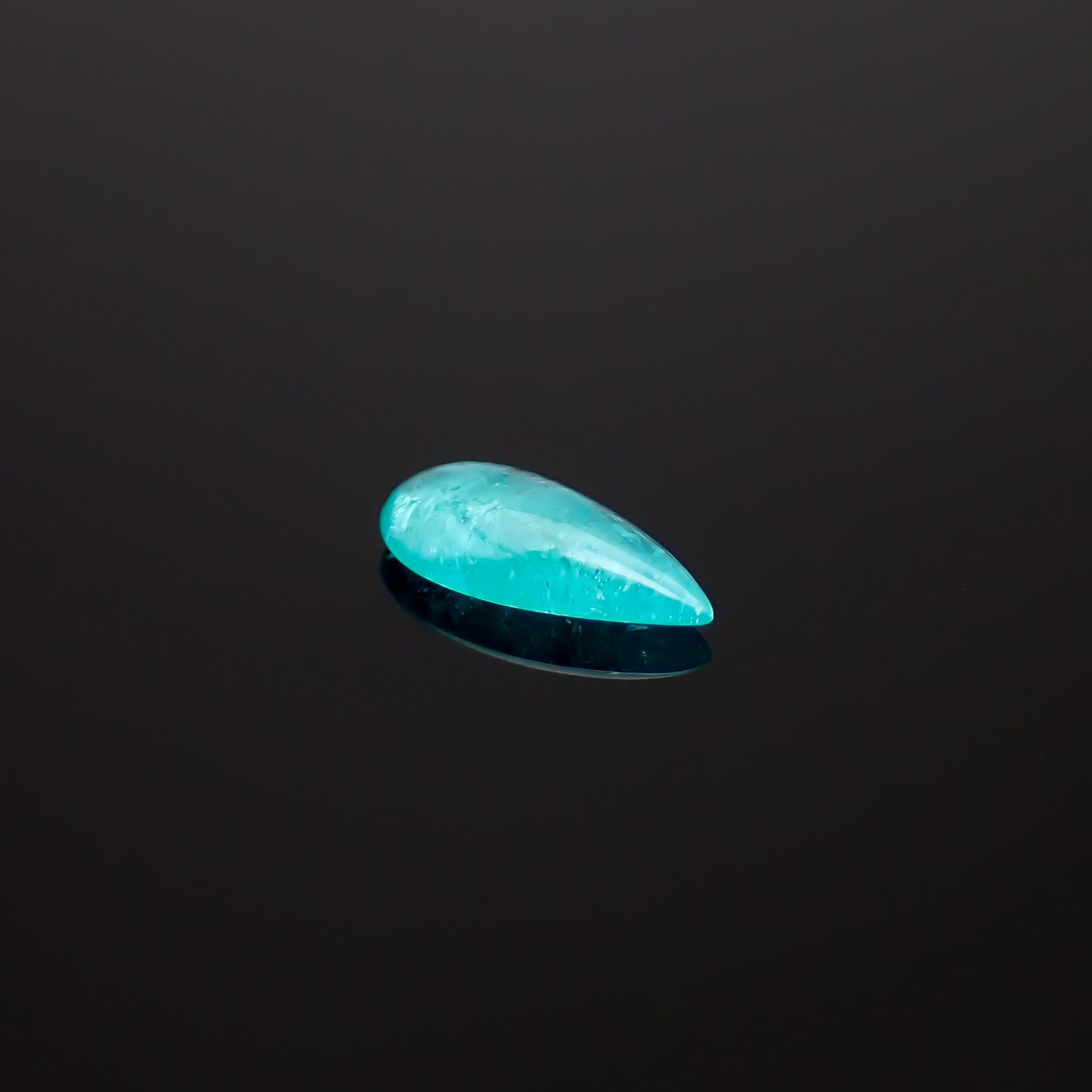 パライバトルマリン ブラジル・キントス鉱山産 0.39ct / 7.7x4mm前後 [260932813]