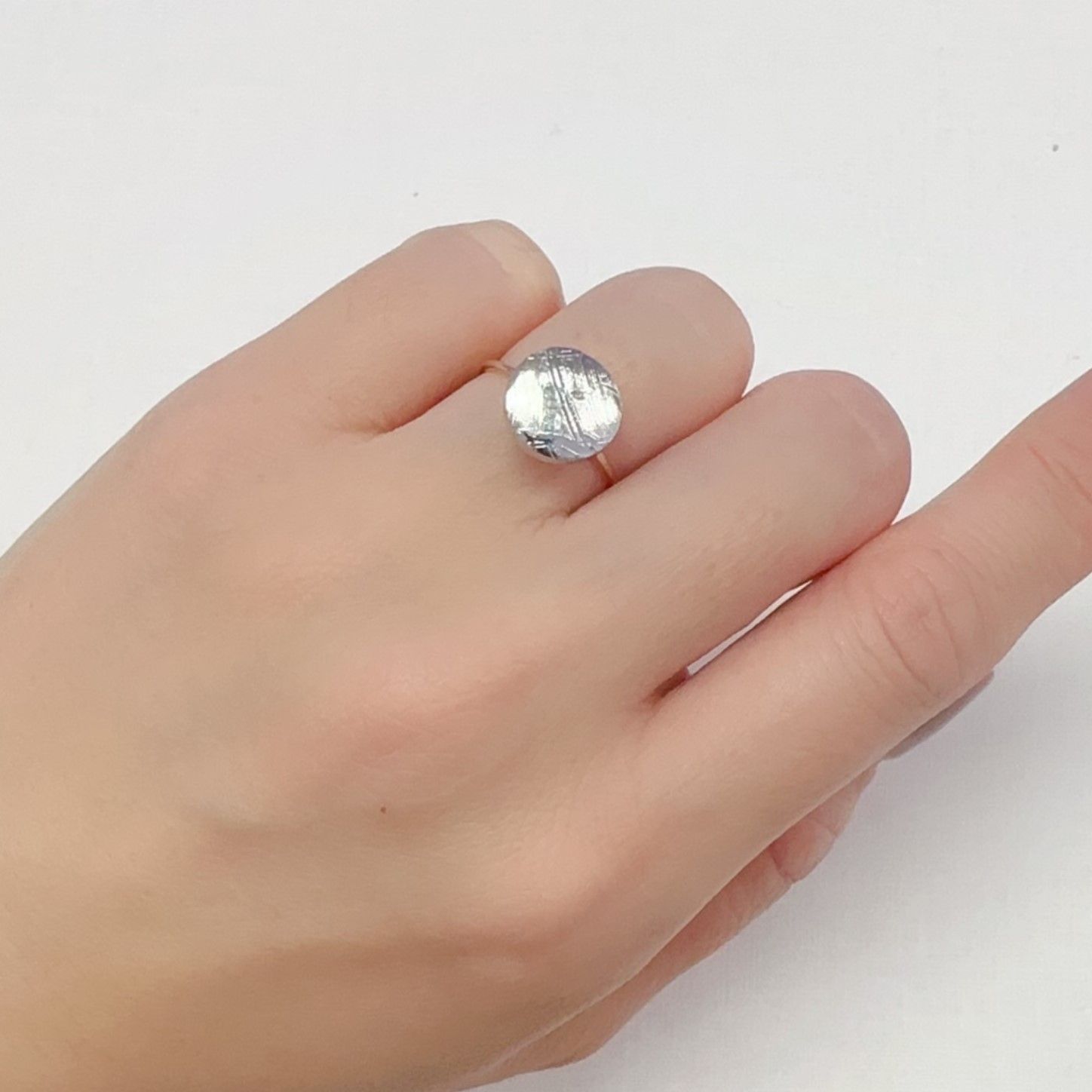 ムオニナルスタ隕石 発見地:スウェーデン 8.36ct[240125738]10.4x10.4mm前後