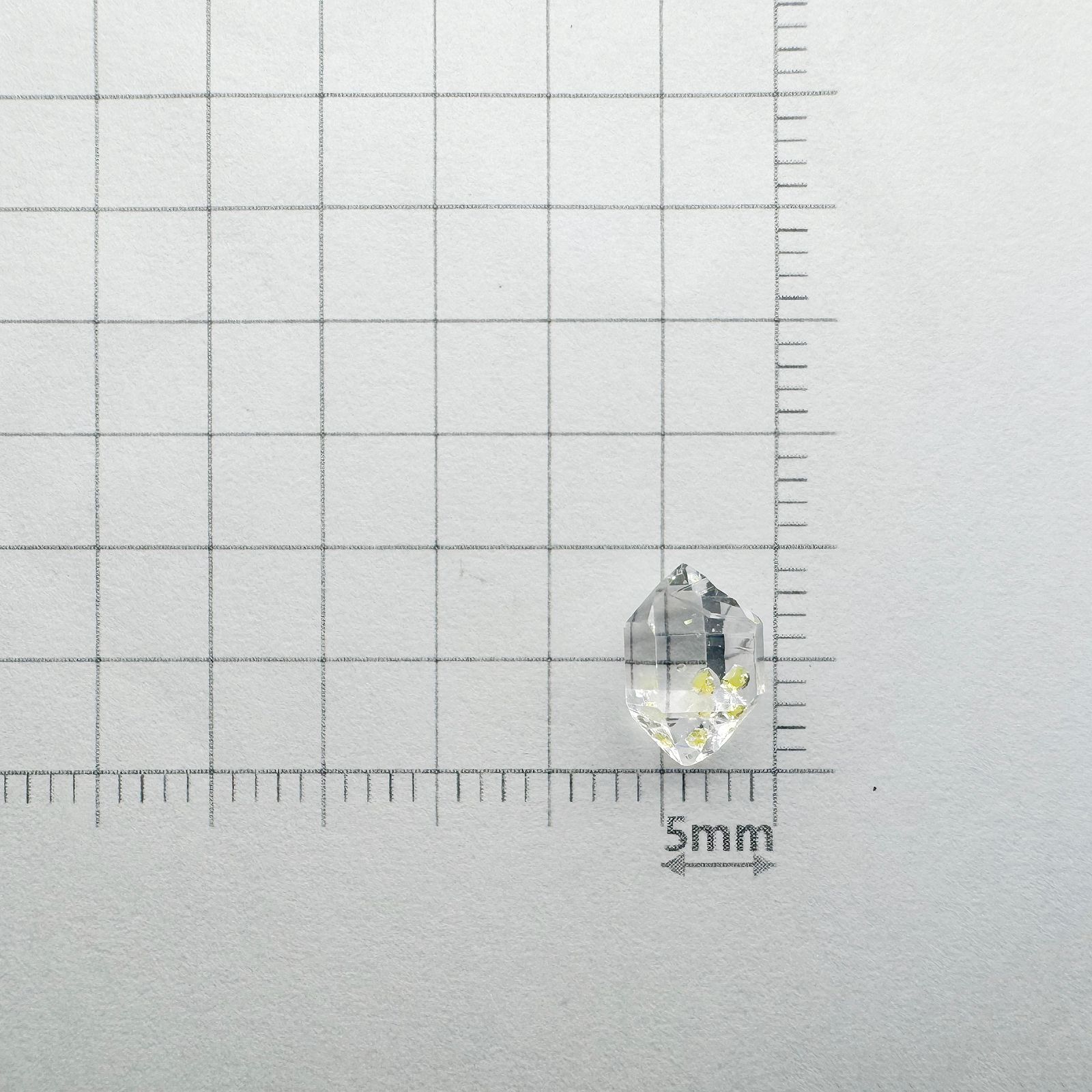 オイルインクォーツ原石 パキスタン産 1.26ct[240828669]8.5x5.6mm前後