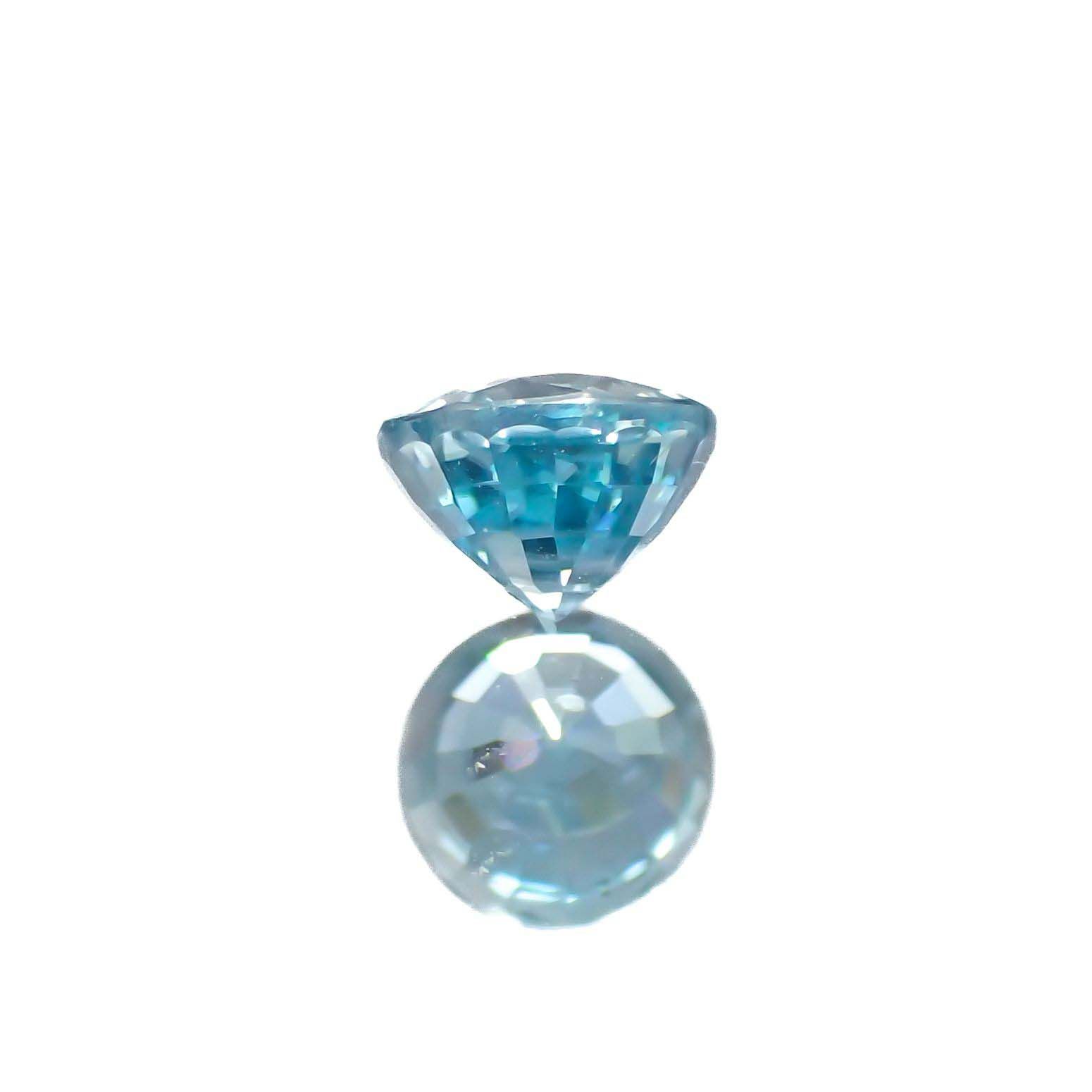 ブルージルコン(宝石名ブルー・ジルコン)カンボジア産 0.57ct 識別済[250716830]4.4x4.4mm前後