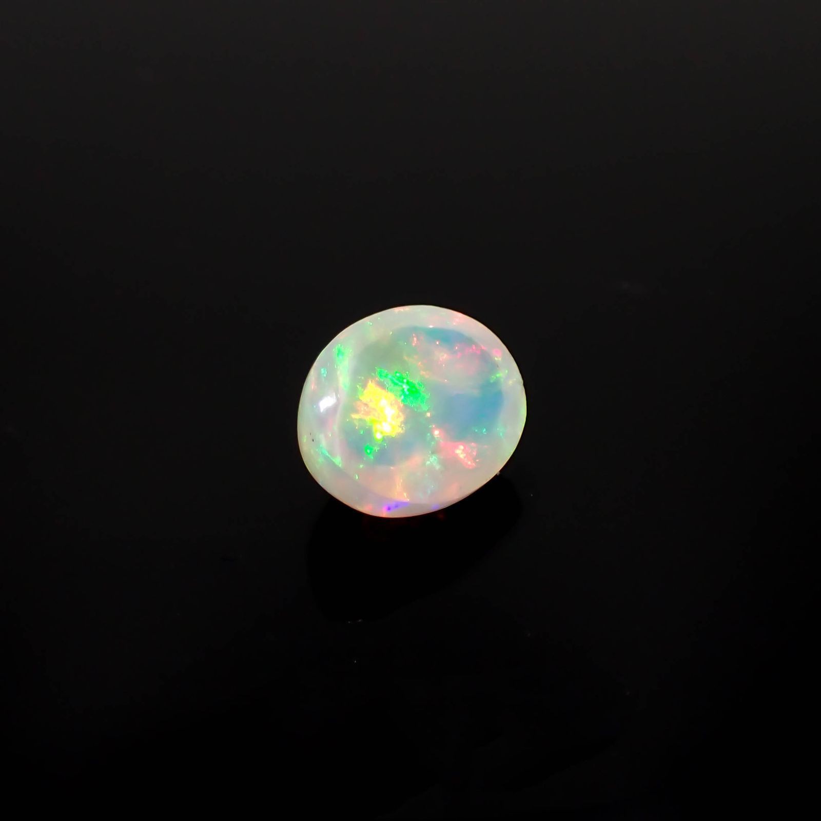 エチオピアオパール エチオピア産 2.86ct / 11x8.9mm前後 [230321036]