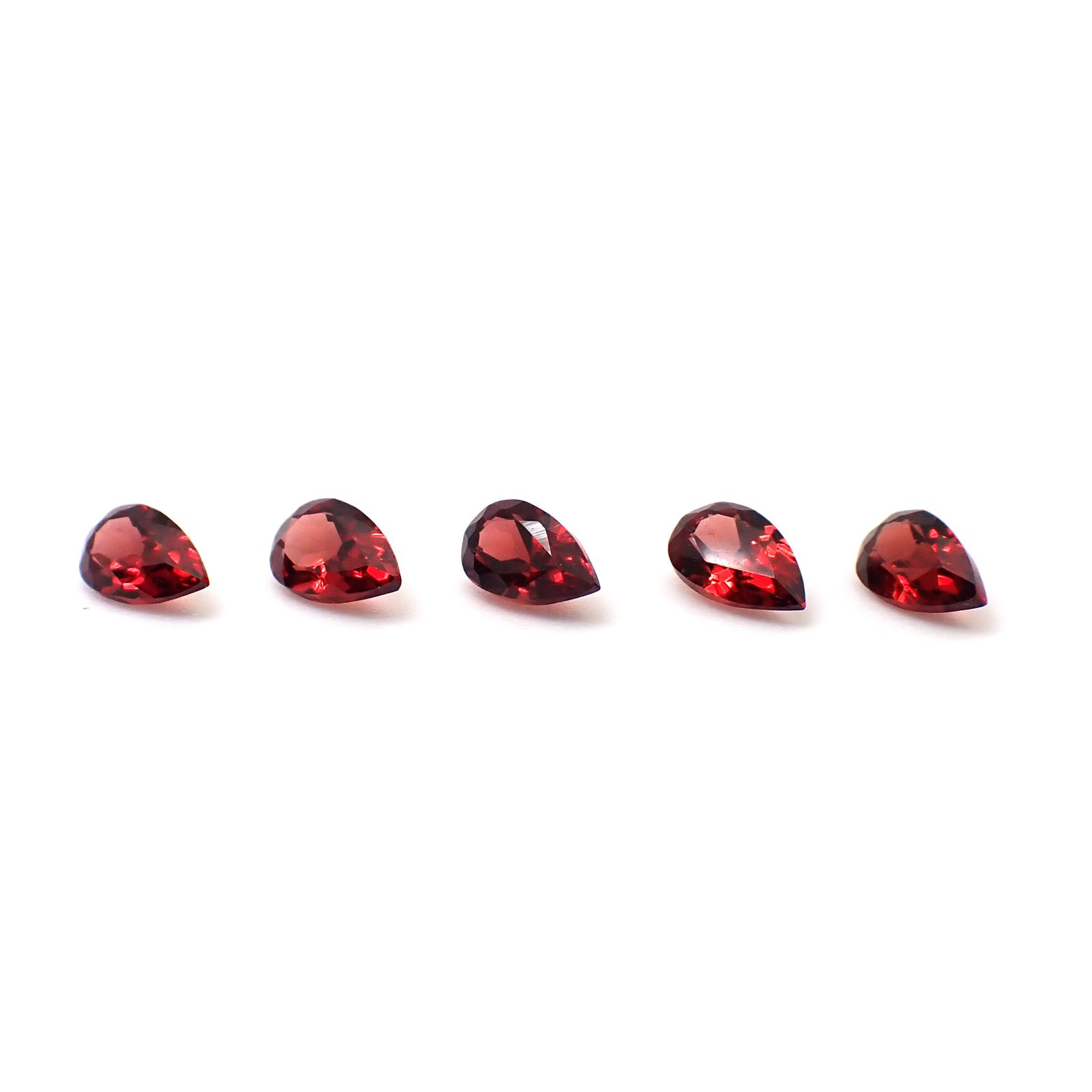 ◇ランダムセレクト◇パイラルスパイトガーネット モザンビーク産 約0.26ct / 5.1x3.1mm前後 [260532223-PAC]