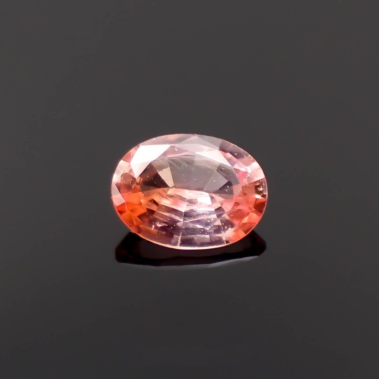 パパラチャサファイア(宝石名サファイア/別名パパラチャ・サファイア)スリランカ産 0.188ct 日独鑑付[230119732]4.12x3.17mm前後