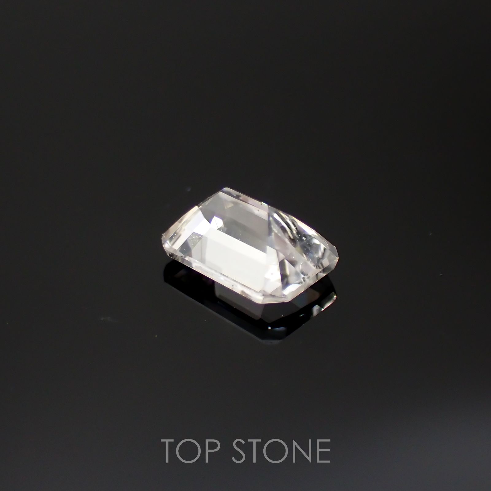 フェナカイト(宝石名フェナカイト)マダガスカル産 0.96ct 識別済[220817213]7x4.8mm前後