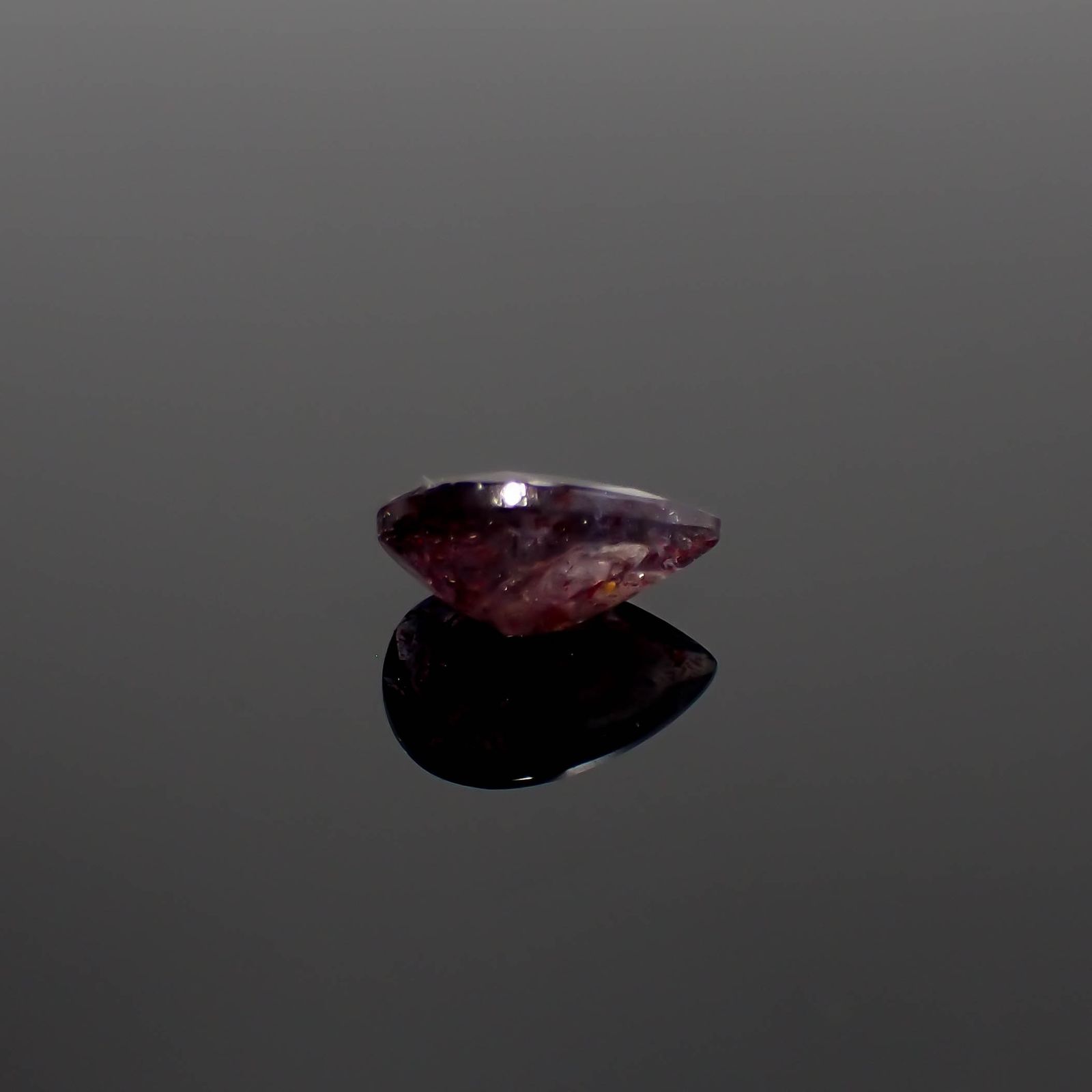 ブラッドショットアイオライト インド産 1.20ct[230522102]9.4x6mm前後
