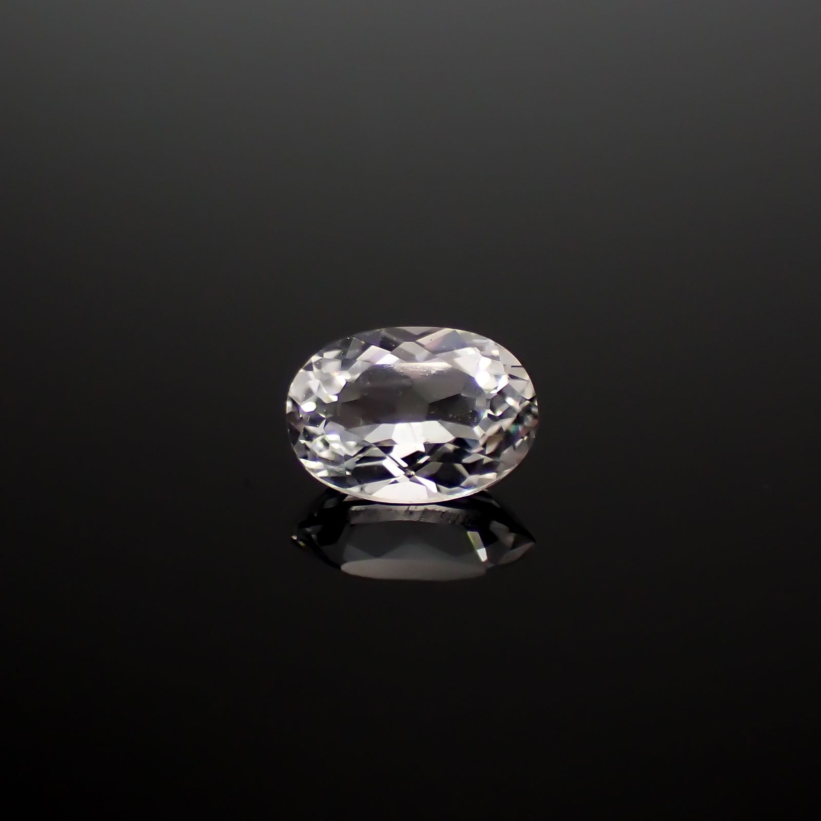 フェナカイト(宝石名フェナカイト)ブラジル産 0.33ct 識別済[240628181]5.3x3.8mm前後