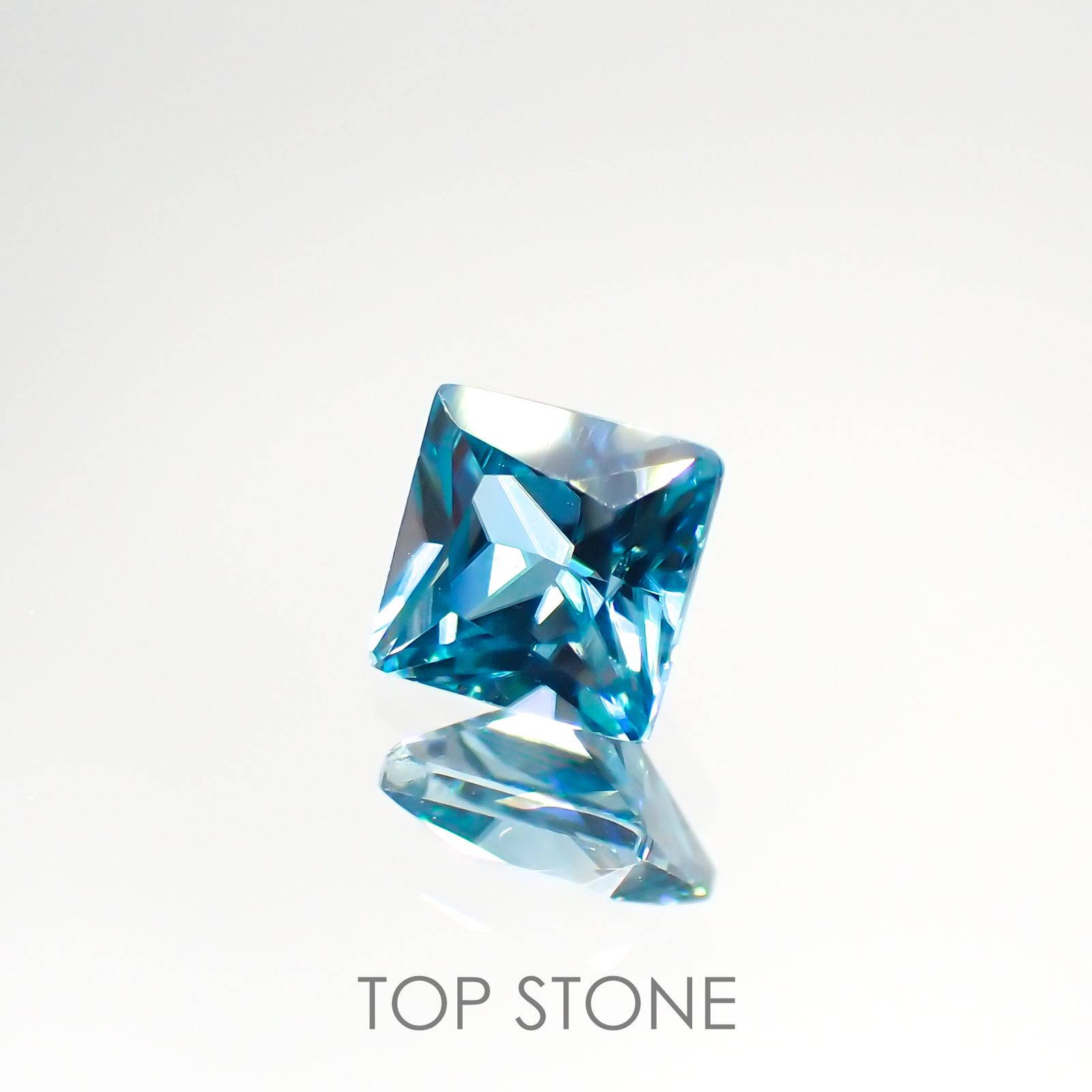 ◇プリンセスカット◇ブルージルコン(宝石名ジルコン) カンボジア産 1.09ct 識別済[210913437]5.1×5mm前後