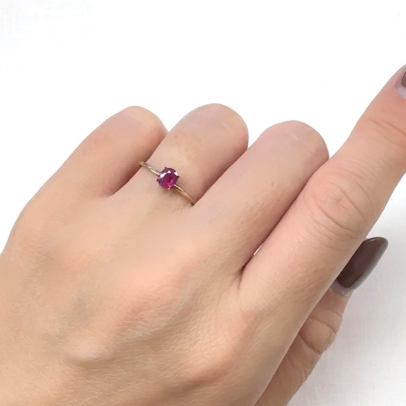 ルビー ビルマ/モザンビーク産 0.32ct [241029395]4.7x4mm前後