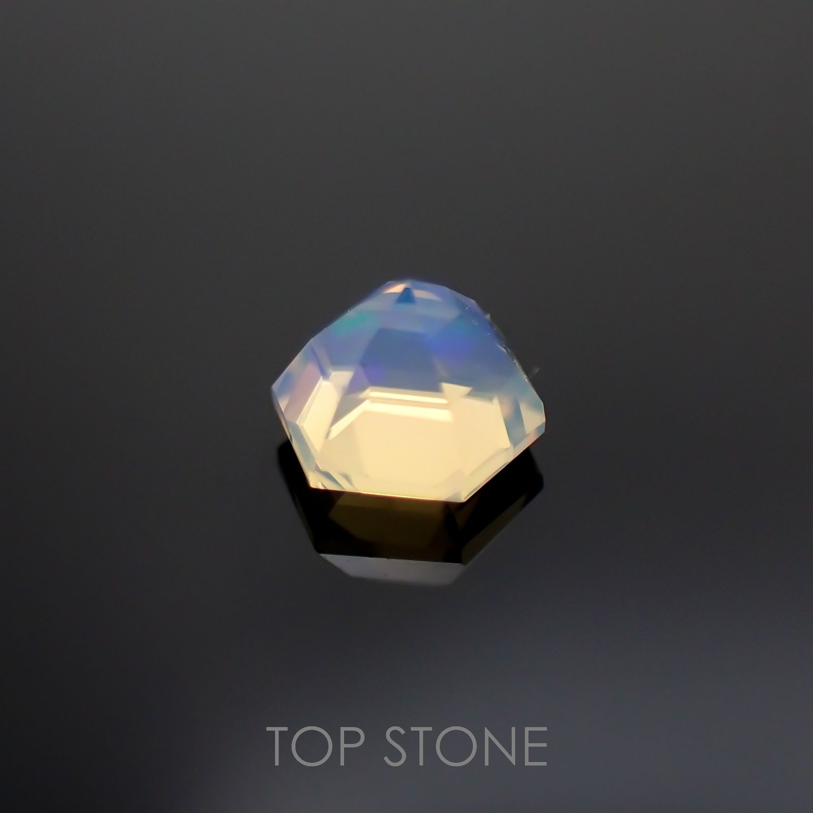 ◇ヘキサゴンカット◇エチオピアオパール エチオピア産 0.27ct[221018438]4.4x4.3mm前後