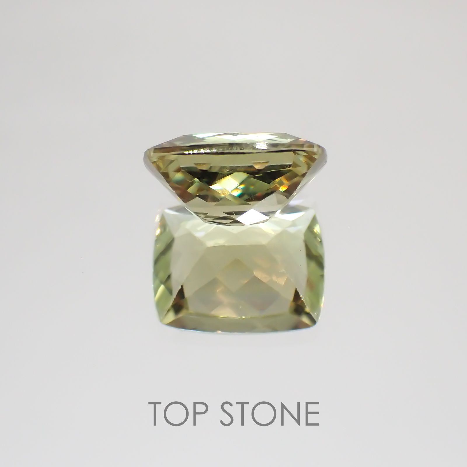 ダイアスポア(カラーチェンジ) トルコ産 ルース 3.36ct[19111474]10.2×8.2mm前後