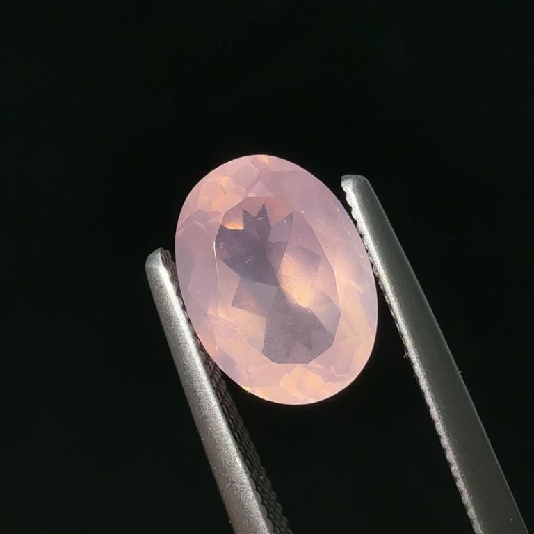 ローズクォーツ(宝石名ローズ・クォーツ)マダガスカル産 識別済 1.50ct 