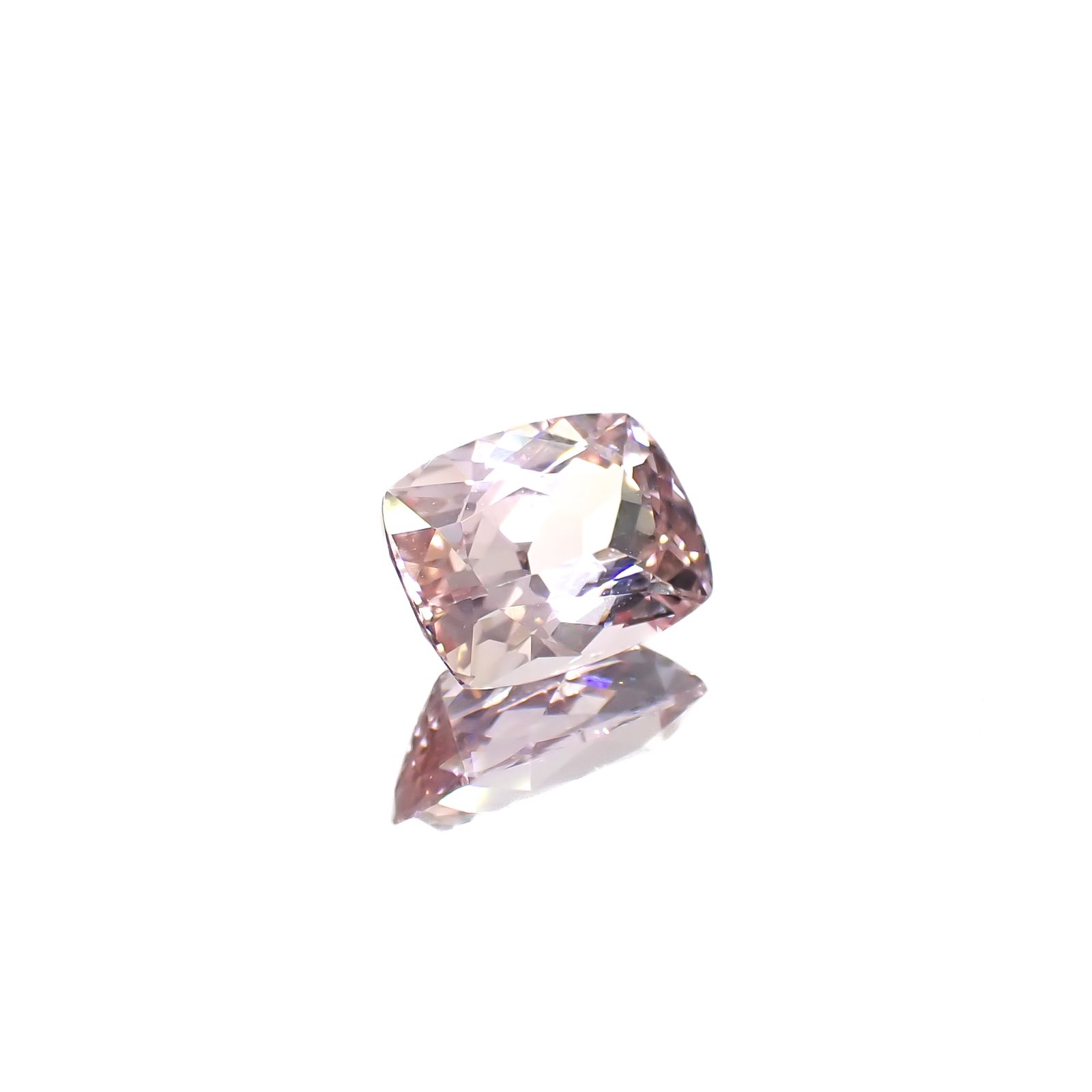 ピンクゾイサイト(宝石名ピンク・ゾイサイト)タンザニア産 1.406ct ソ付(彩珠)[241129478]7.7x5.8mm前後