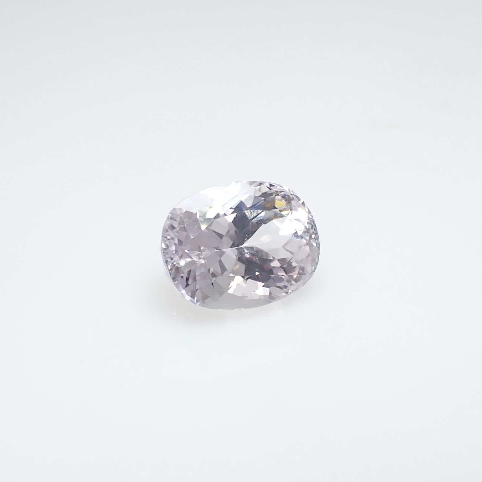 ブルースポジュミン フルオレッセンス(宝石名スポジュミン)アフガニスタン産 10.11ct ソ付(彩珠)[221018696]14.1x10.7mm前後