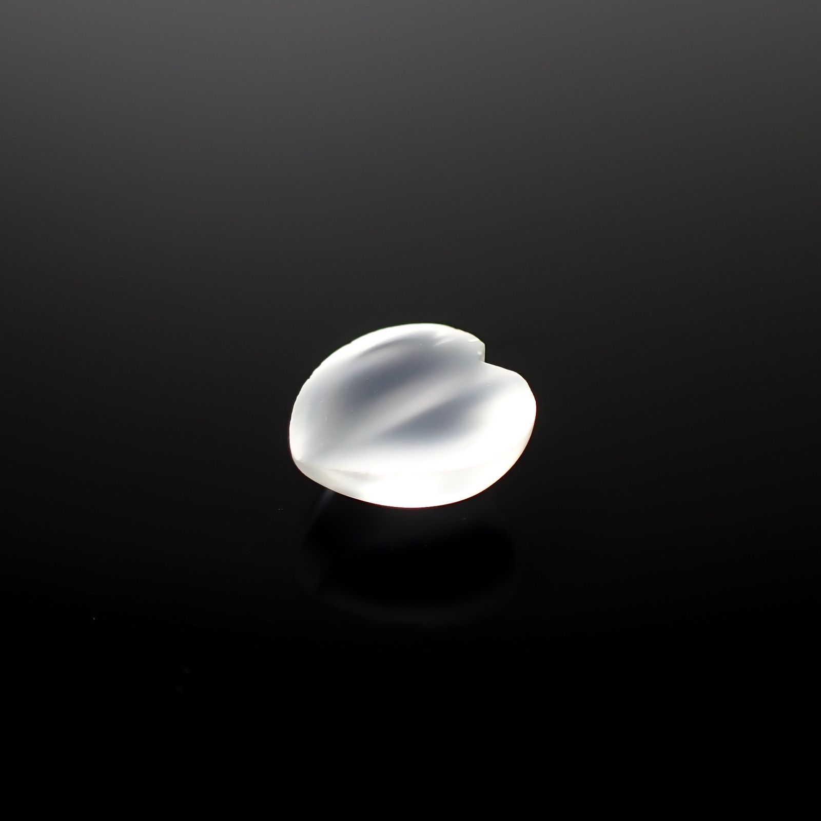 ムーンストーンキャッツアイ インド産 1.55ct[240527759]7.9x7.8mm前後