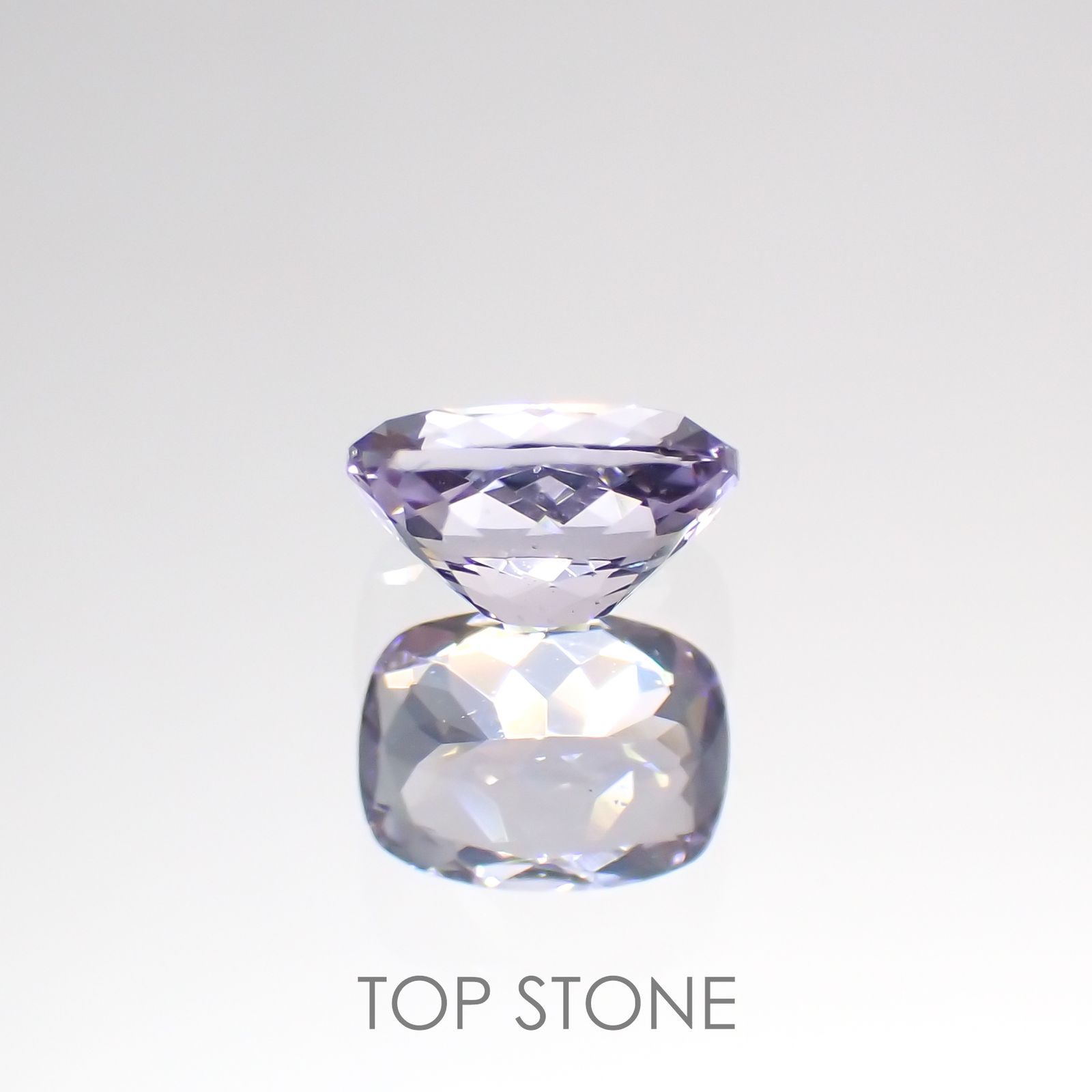 マリアライトフルオレッセンス(宝石名パープル・スキャポライト) スリランカ産 0.28ct 識別済[21019557]4.9×3.8mm前後