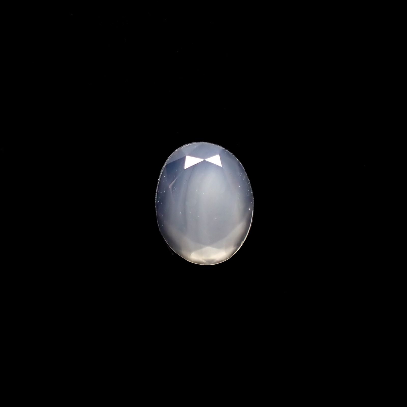 アイリスカルセドニー ブラジル・ミナスジェライス州産 0.98ct[240527806]8.7x7mm前後